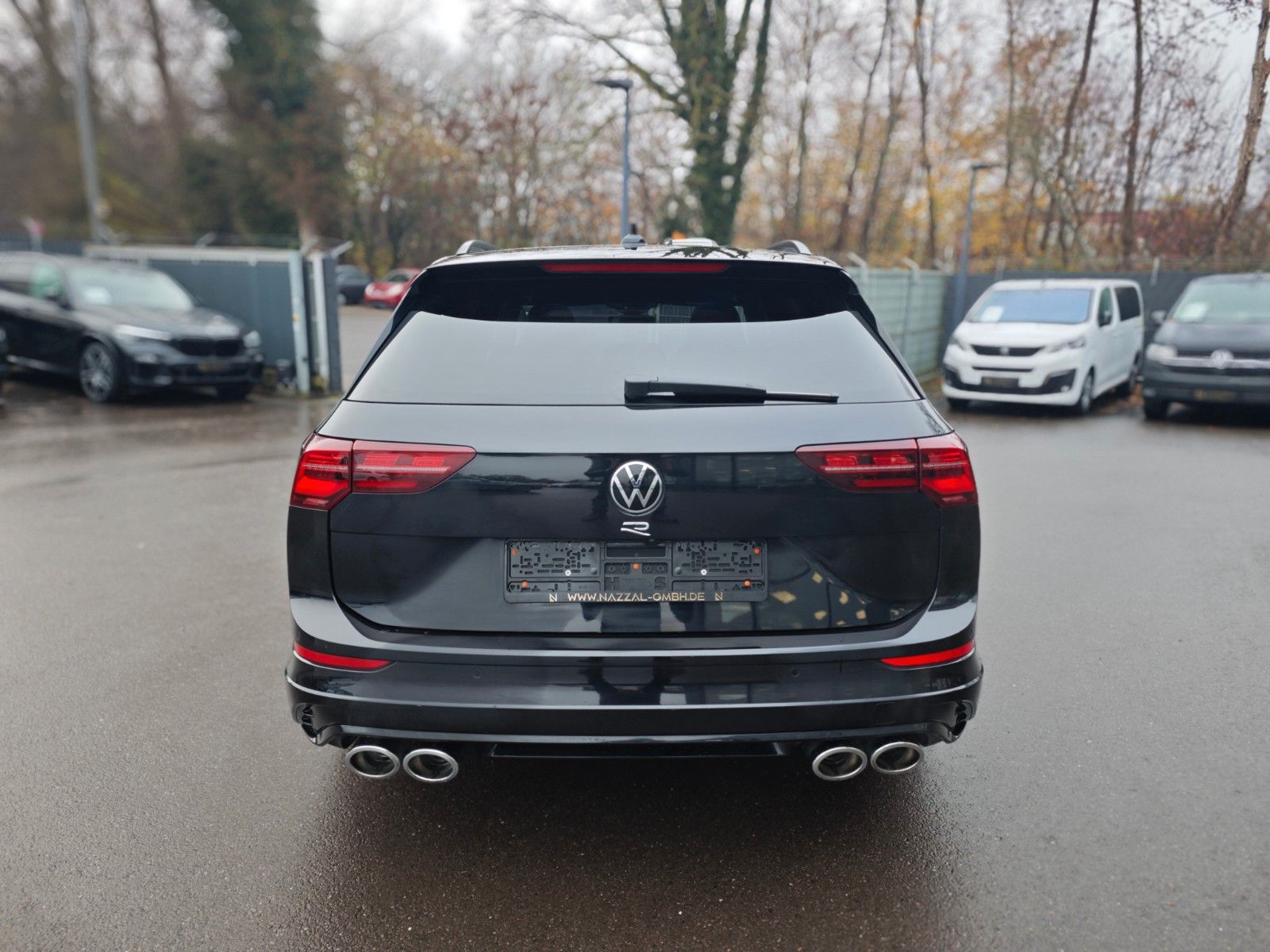 Fahrzeugabbildung Volkswagen Golf VIII R VARIANT 4M*PERFORM*MATRIX*PANO*1.HD*