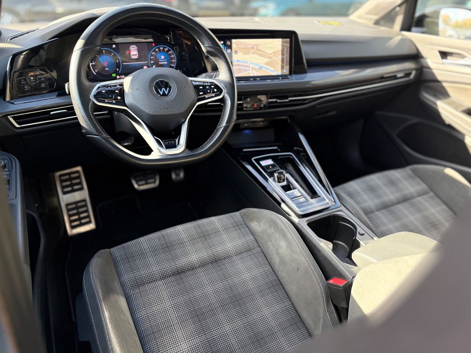 Fahrzeugabbildung Volkswagen Golf VIII Lim. GTD*BLACK STYLE*PANORAMA*LED*AUT*