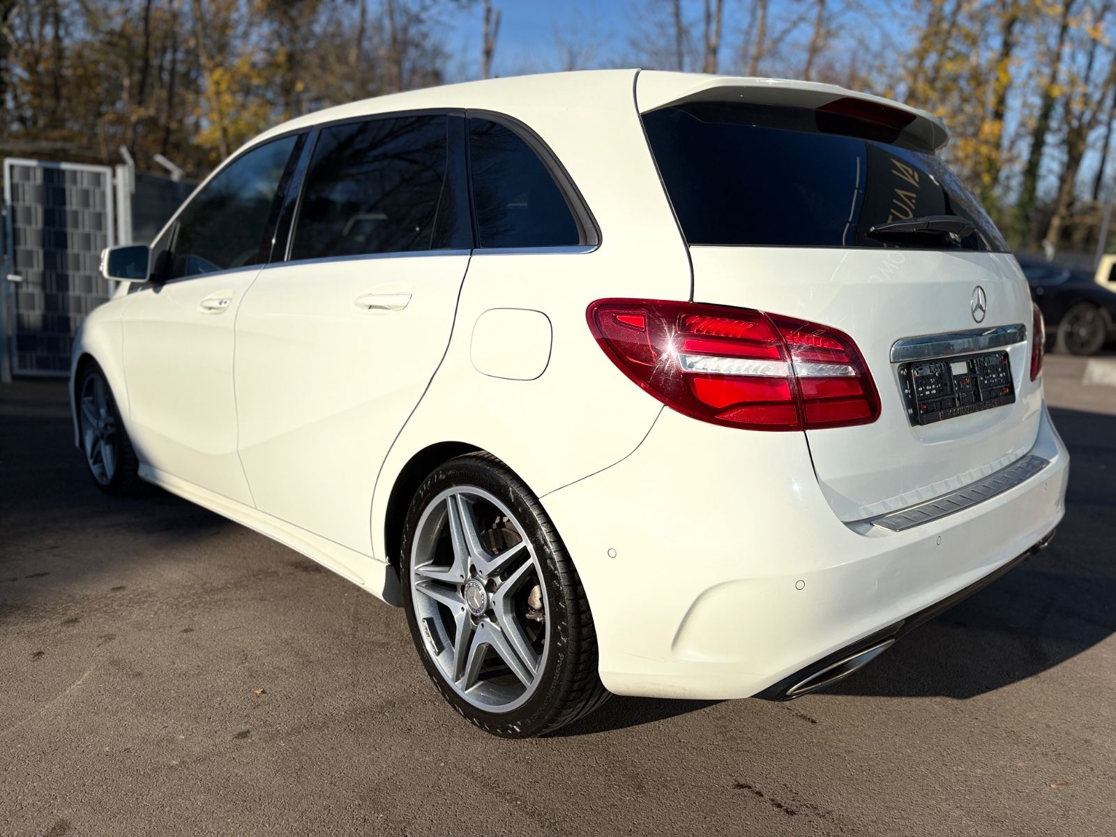 Fahrzeugabbildung Mercedes-Benz B 200 CDI *AMG-LINE*AUT*PANORAMA*VOLL-LED*2.HD*