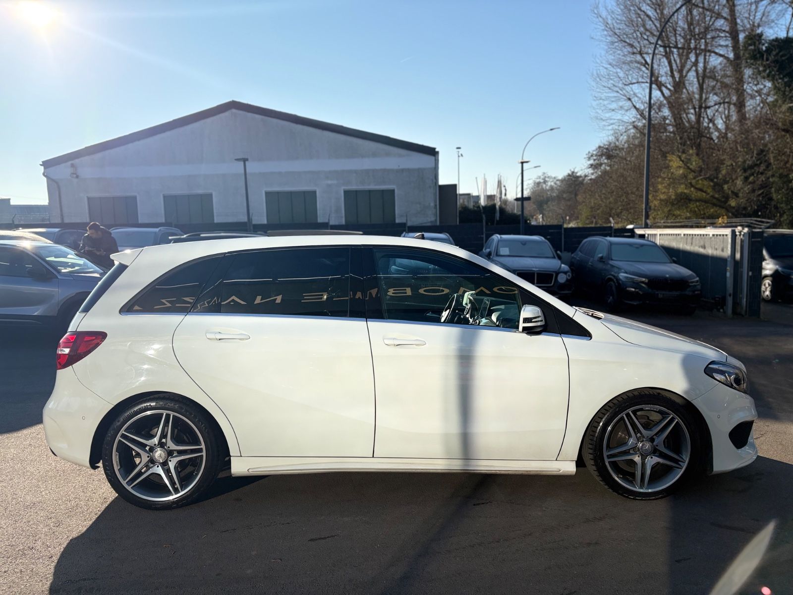 Fahrzeugabbildung Mercedes-Benz B 200 CDI *AMG-LINE*AUT*PANORAMA*VOLL-LED*2.HD*