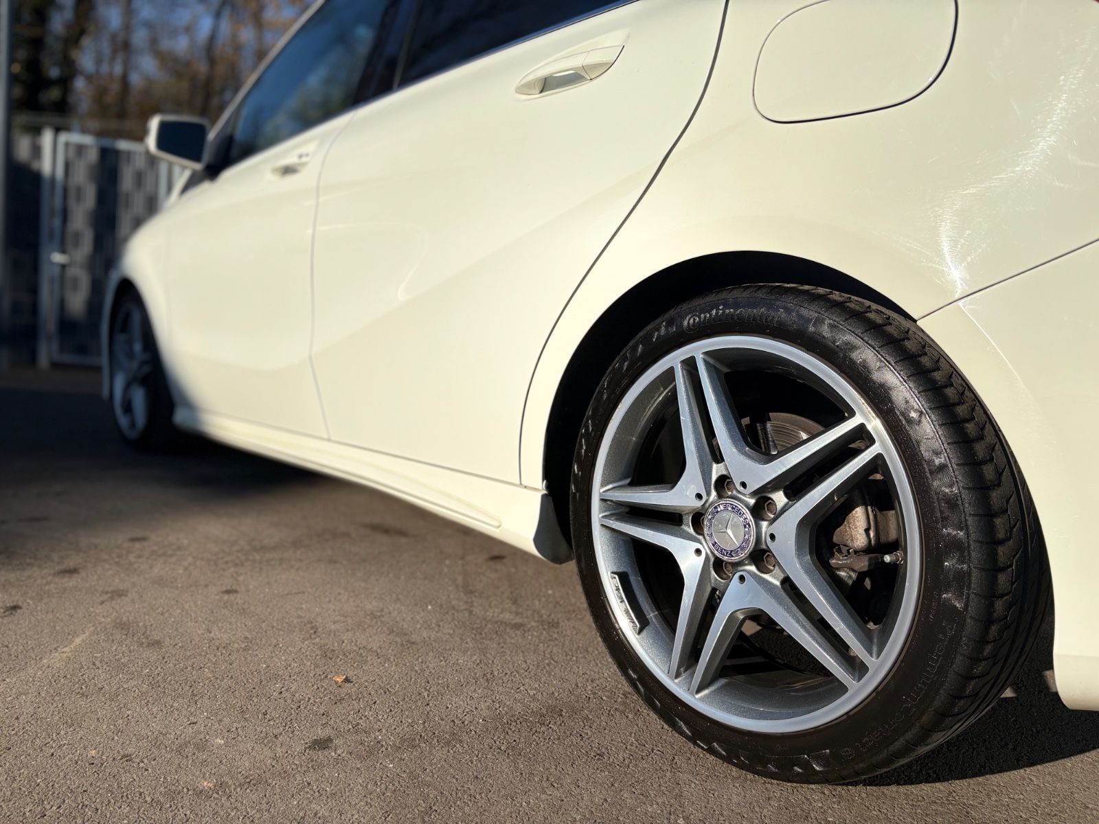 Fahrzeugabbildung Mercedes-Benz B 200 CDI *AMG-LINE*AUT*PANORAMA*VOLL-LED*2.HD*