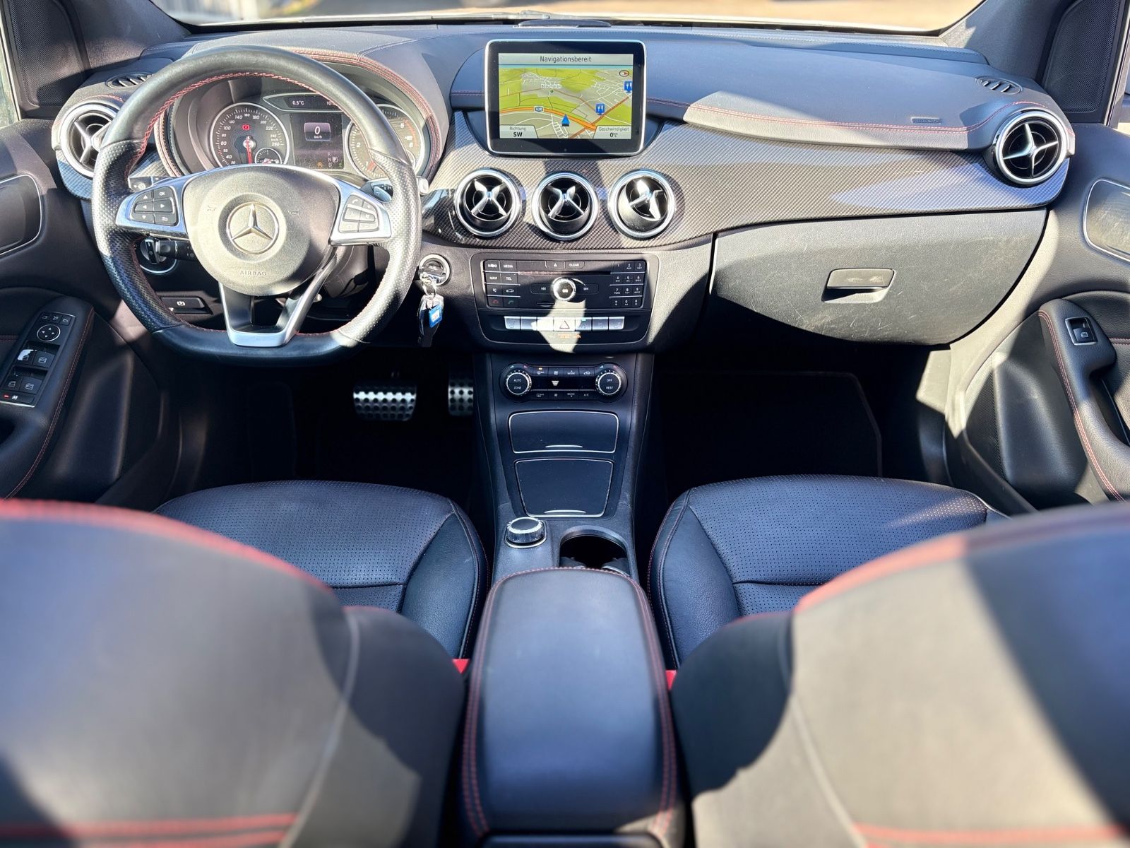 Fahrzeugabbildung Mercedes-Benz B 200 CDI *AMG-LINE*AUT*PANORAMA*VOLL-LED*2.HD*