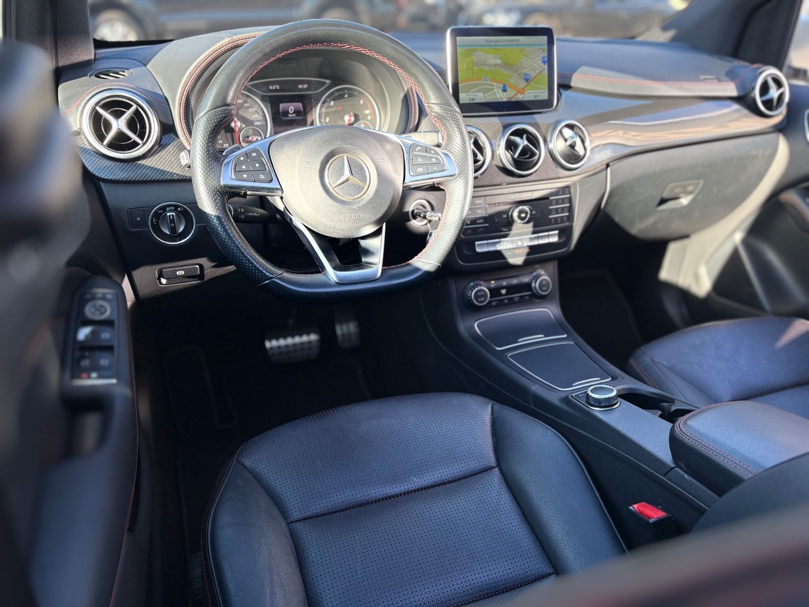 Fahrzeugabbildung Mercedes-Benz B 200 CDI *AMG-LINE*AUT*PANORAMA*VOLL-LED*2.HD*