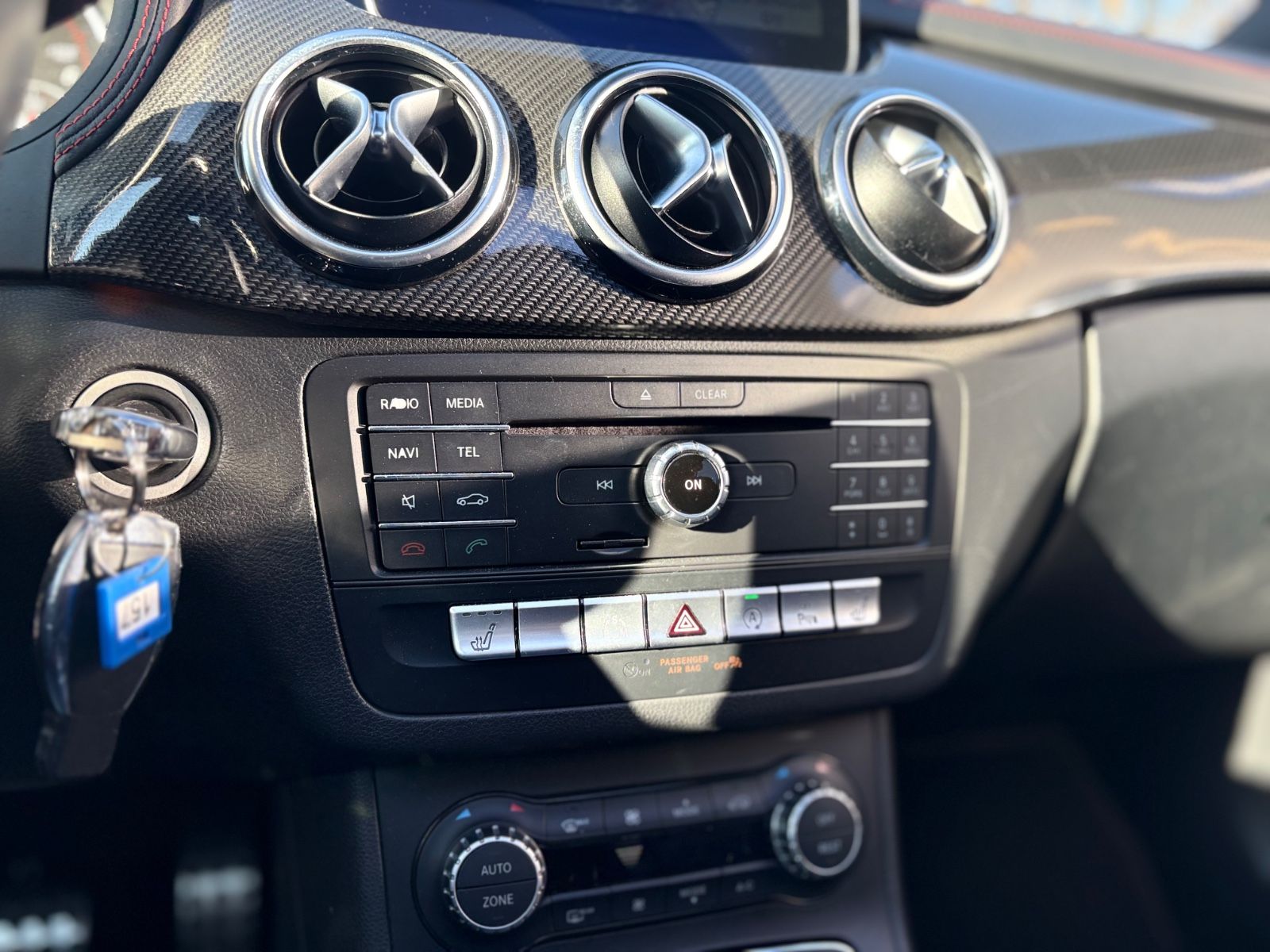 Fahrzeugabbildung Mercedes-Benz B 200 CDI *AMG-LINE*AUT*PANORAMA*VOLL-LED*2.HD*