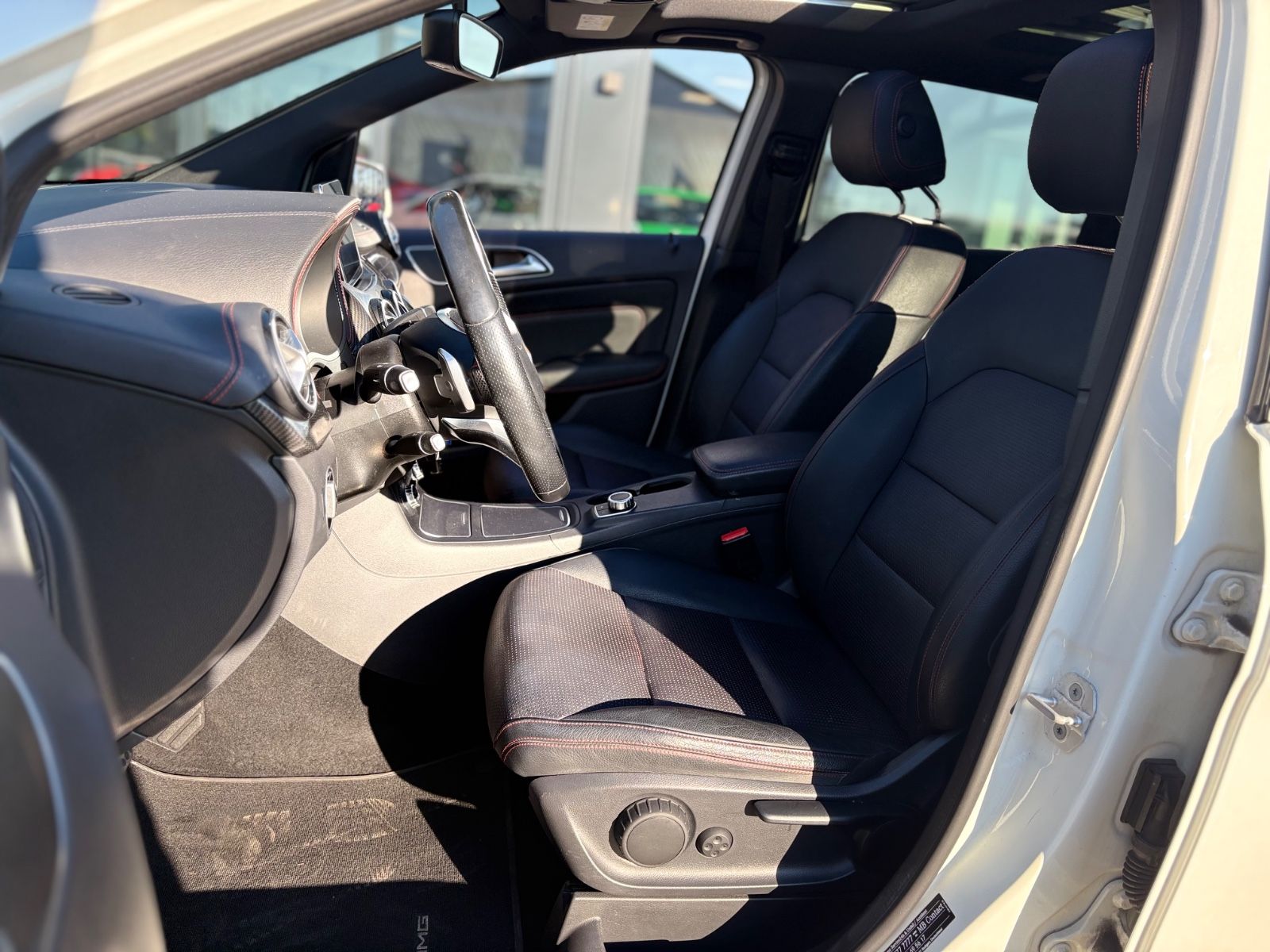 Fahrzeugabbildung Mercedes-Benz B 200 CDI *AMG-LINE*AUT*PANORAMA*VOLL-LED*2.HD*