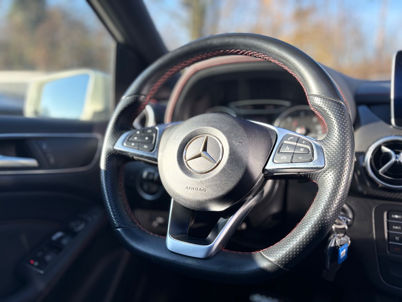 Fahrzeugabbildung Mercedes-Benz B 200 CDI *AMG-LINE*AUT*PANORAMA*VOLL-LED*2.HD*