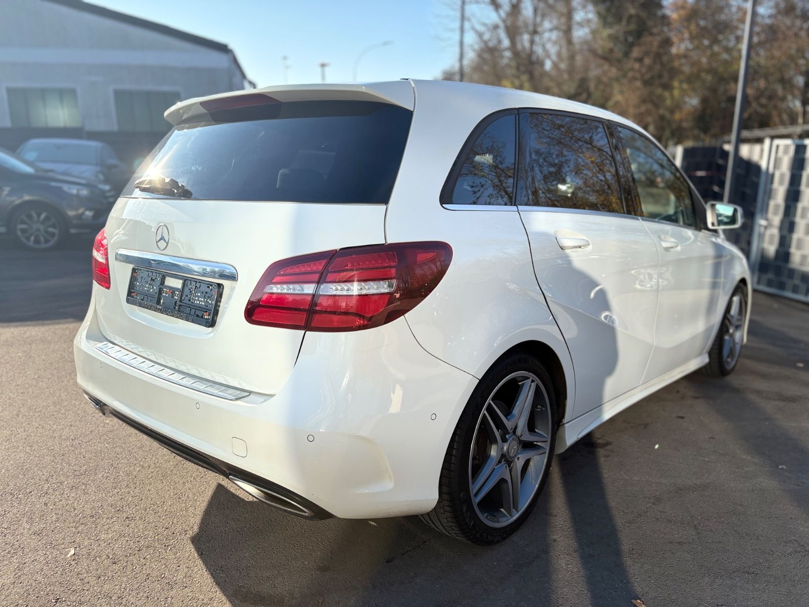 Fahrzeugabbildung Mercedes-Benz B 200 CDI *AMG-LINE*AUT*PANORAMA*VOLL-LED*2.HD*