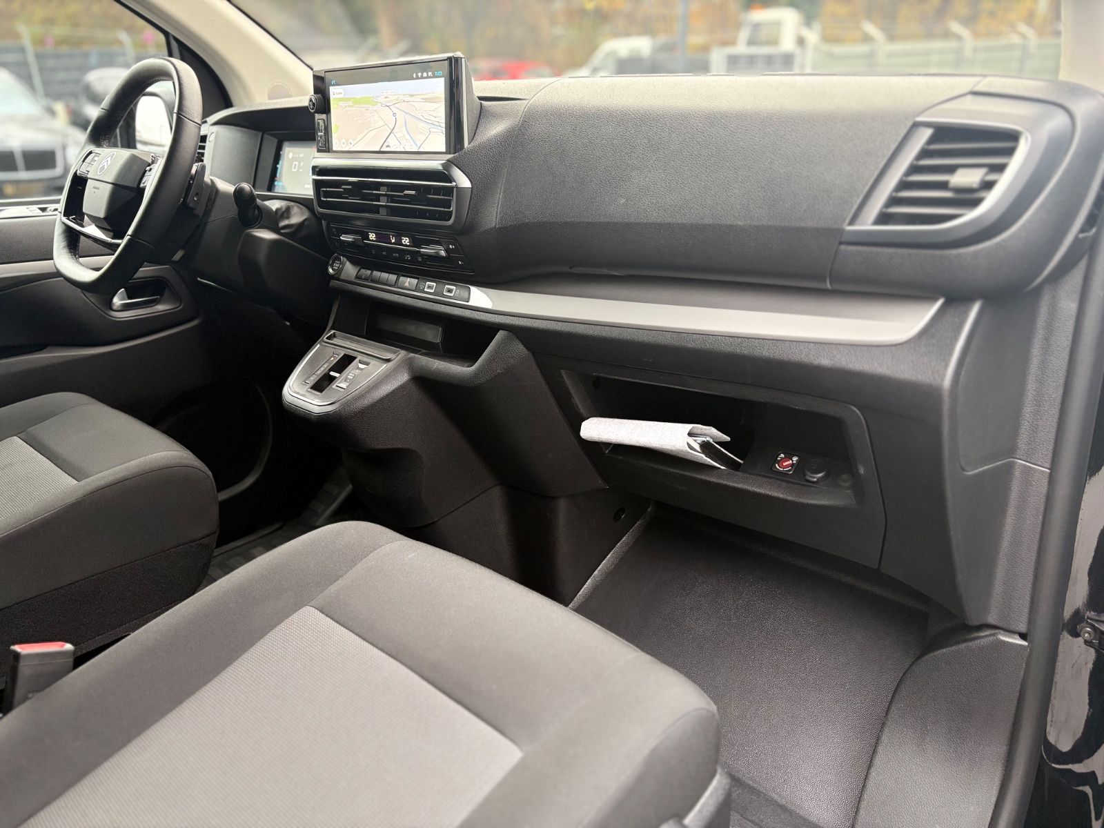 Fahrzeugabbildung Citroën SPACETOURER XL*8.SITZER*VOLL-LED*NAVI*SHZ*360°*