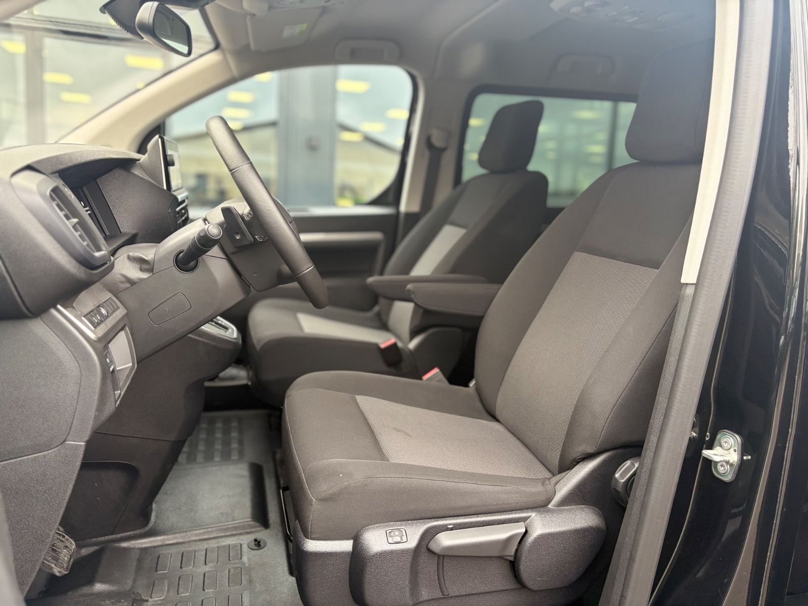 Fahrzeugabbildung Citroën SPACETOURER XL*8.SITZER*VOLL-LED*NAVI*SHZ*360°*