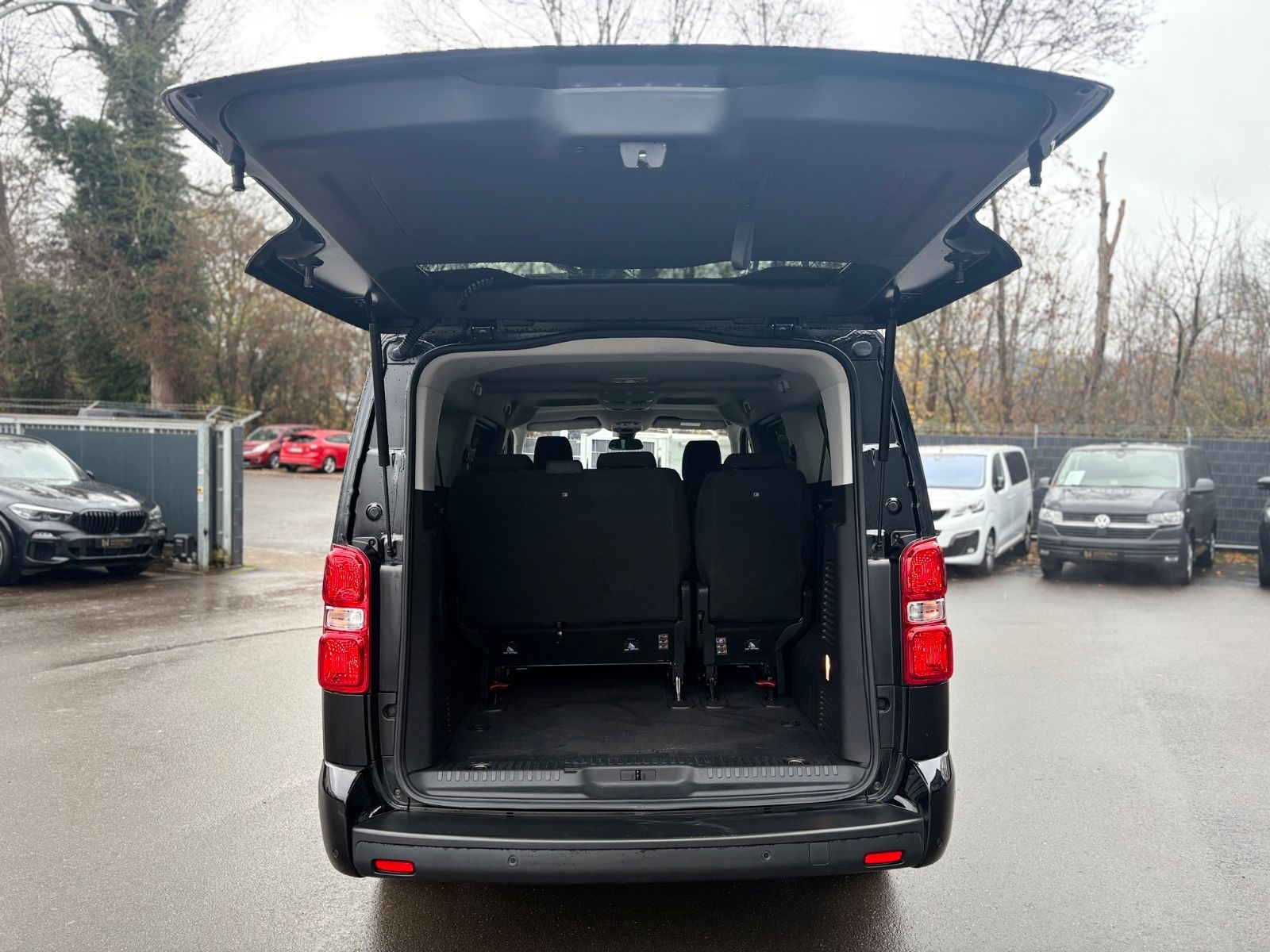 Fahrzeugabbildung Citroën SPACETOURER XL*8.SITZER*VOLL-LED*NAVI*SHZ*360°*