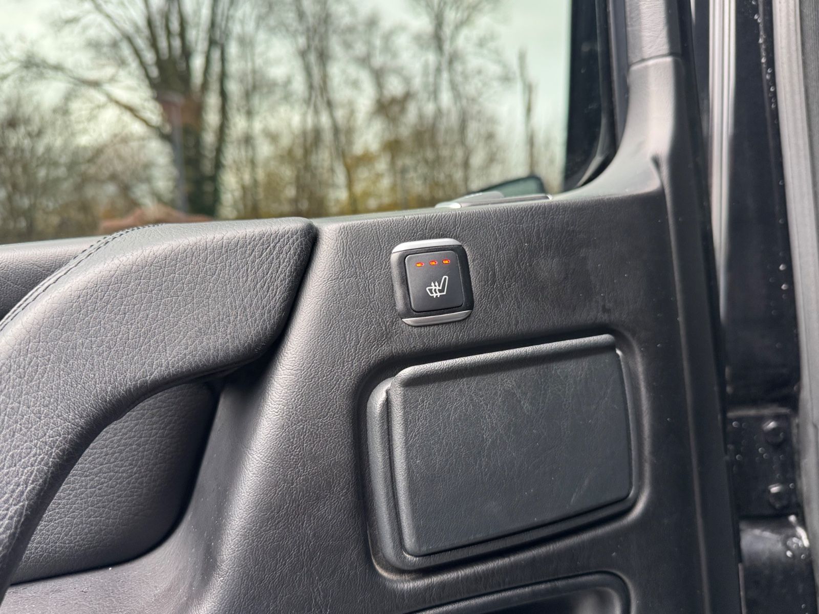 Fahrzeugabbildung Mercedes-Benz G350d BLUETEC *SPORTPAKET*2.HD*U-FREI*FACELIFT*