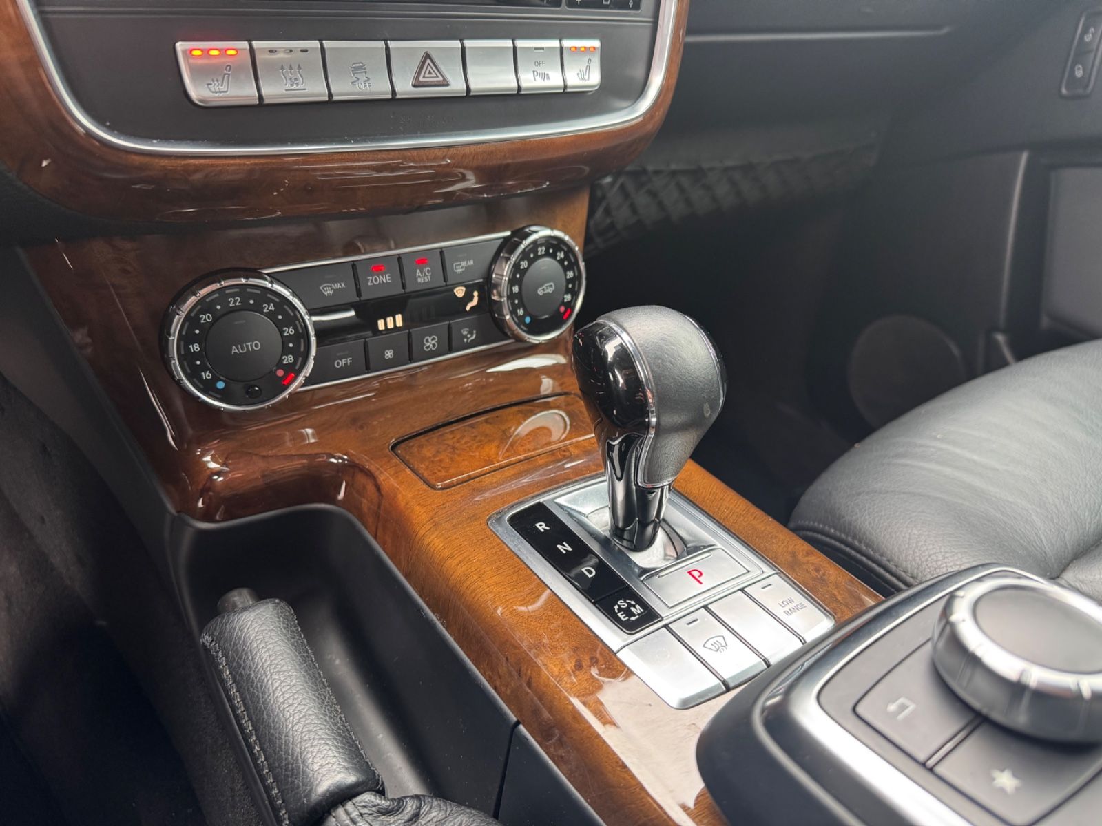 Fahrzeugabbildung Mercedes-Benz G350d BLUETEC *SPORTPAKET*2.HD*U-FREI*FACELIFT*