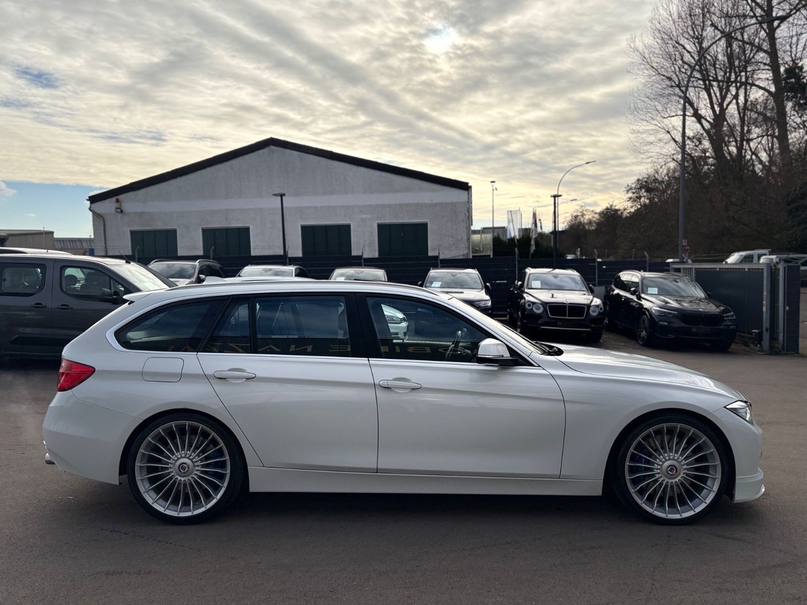 Fahrzeugabbildung ALPINA B3 3.0 BITURBO ALLRAD TOURING*PANO*2.HD*H-UP*LED