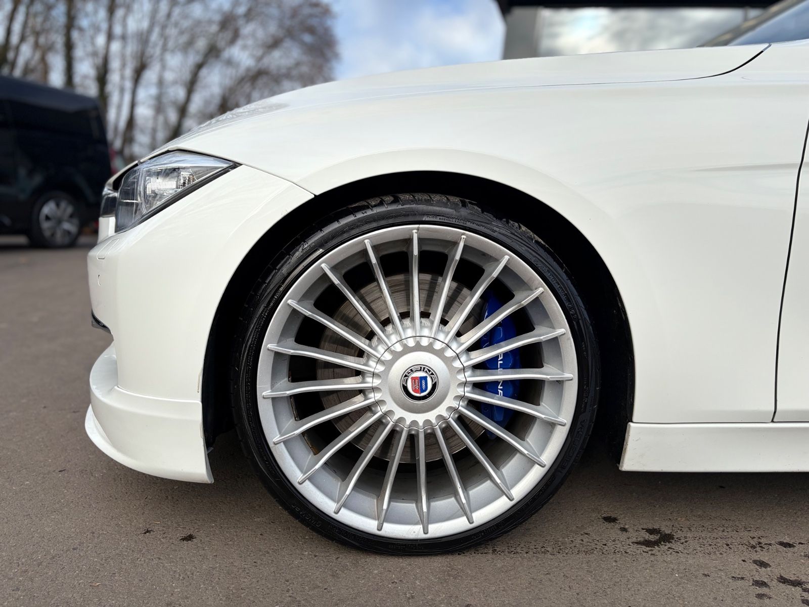 Fahrzeugabbildung ALPINA B3 3.0 BITURBO ALLRAD TOURING*PANO*2.HD*H-UP*LED