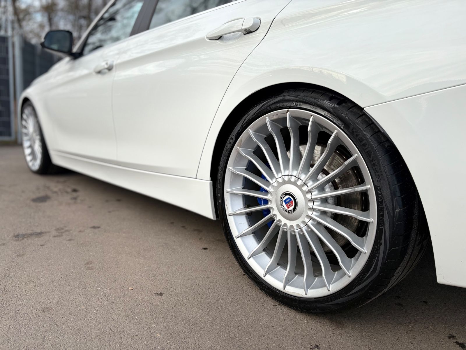 Fahrzeugabbildung ALPINA B3 3.0 BITURBO ALLRAD TOURING*PANO*2.HD*H-UP*LED