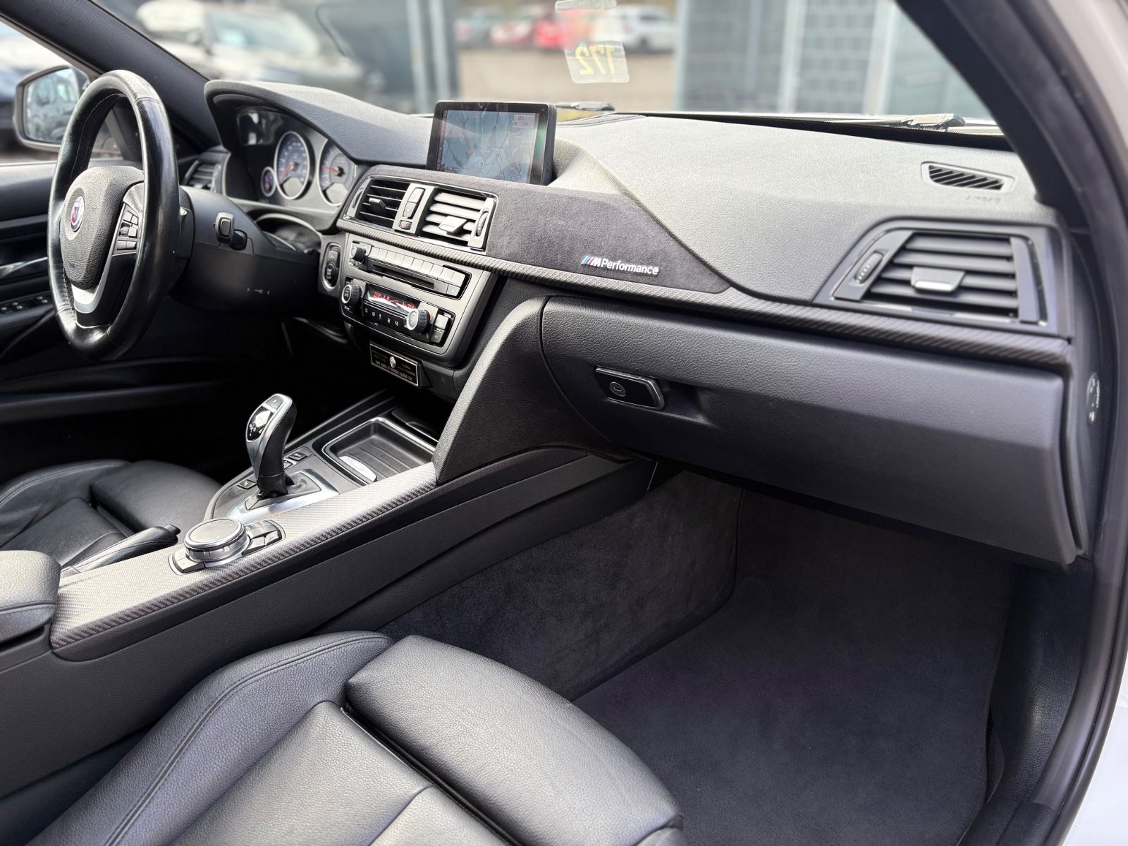 Fahrzeugabbildung ALPINA B3 3.0 BITURBO ALLRAD TOURING*PANO*2.HD*H-UP*LED