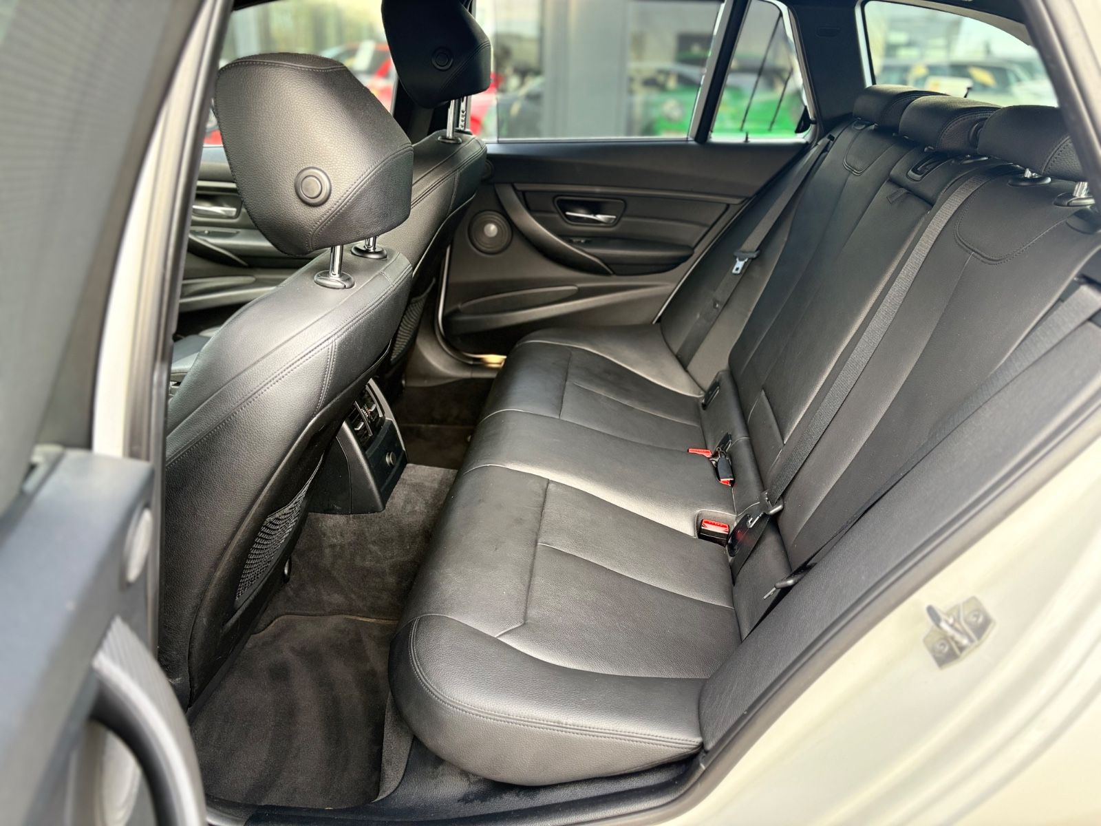 Fahrzeugabbildung ALPINA B3 3.0 BITURBO ALLRAD TOURING*PANO*2.HD*H-UP*LED