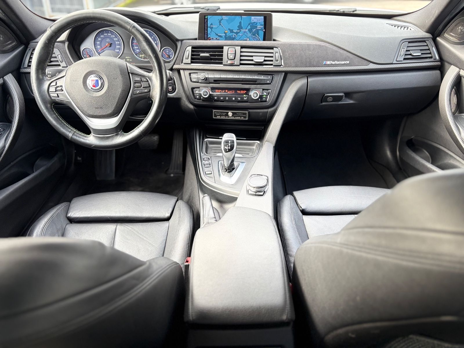 Fahrzeugabbildung ALPINA B3 3.0 BITURBO ALLRAD TOURING*PANO*2.HD*H-UP*LED