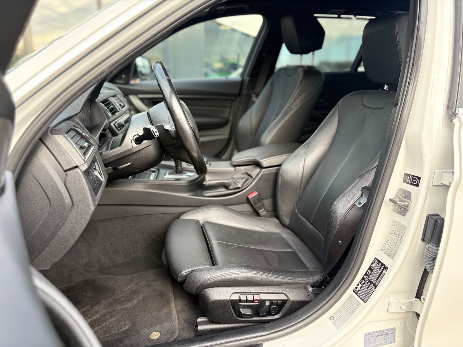 Fahrzeugabbildung ALPINA B3 3.0 BITURBO ALLRAD TOURING*PANO*2.HD*H-UP*LED