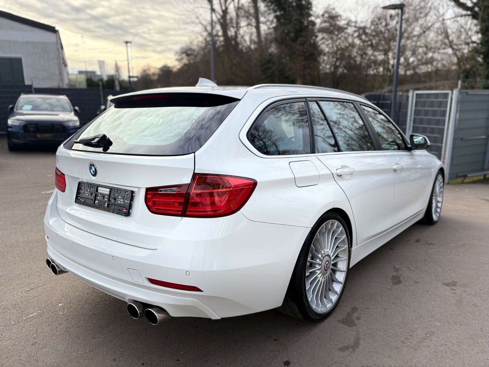 Fahrzeugabbildung ALPINA B3 3.0 BITURBO ALLRAD TOURING*PANO*2.HD*H-UP*LED