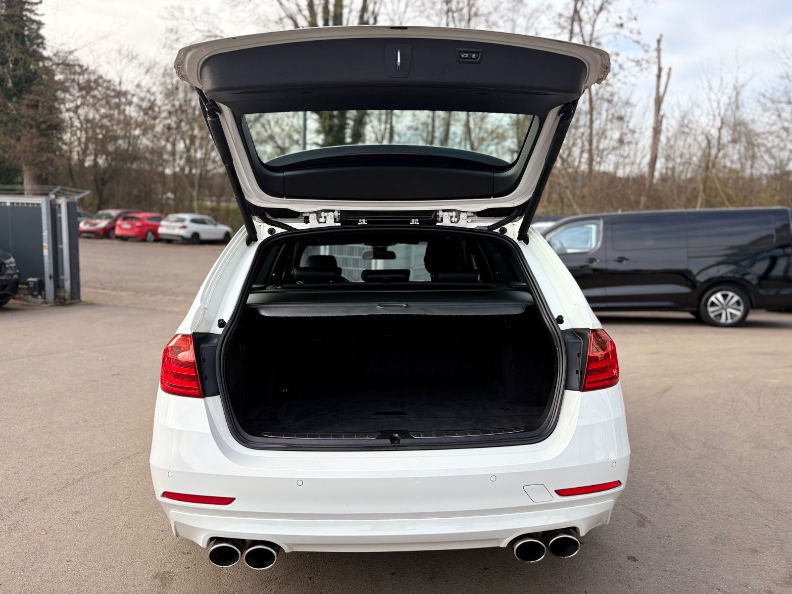 Fahrzeugabbildung ALPINA B3 3.0 BITURBO ALLRAD TOURING*PANO*2.HD*H-UP*LED