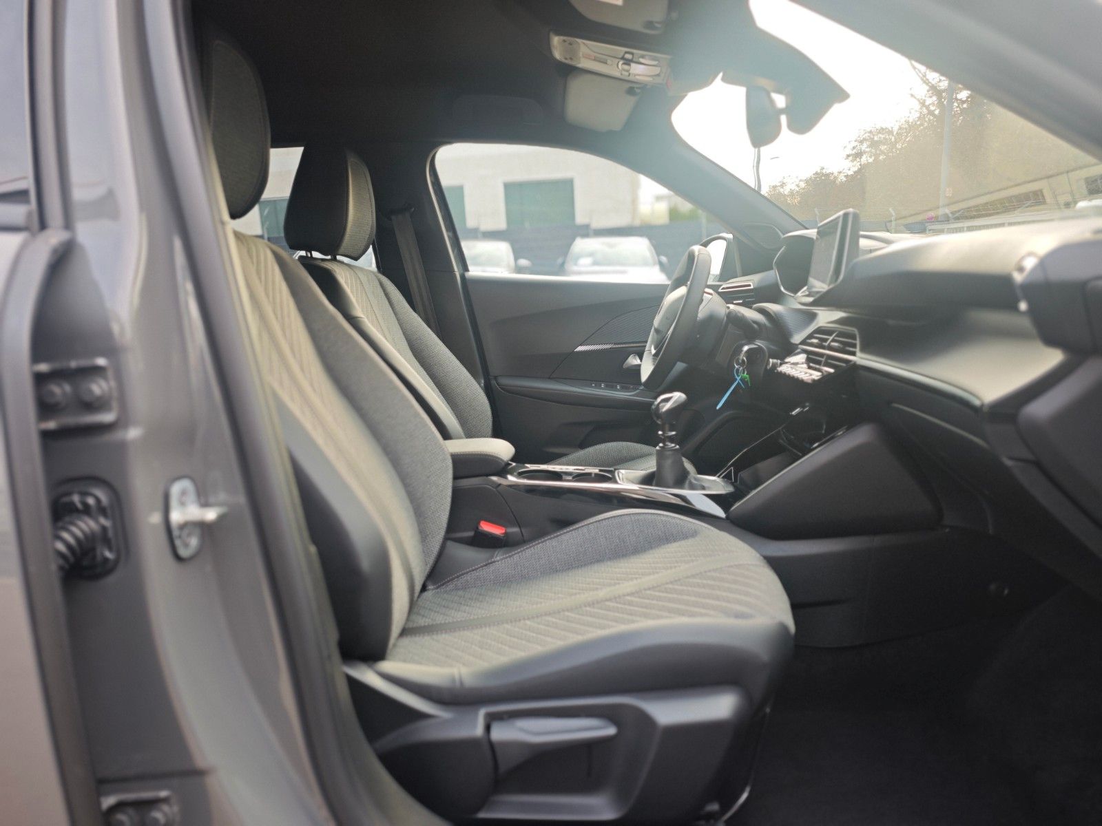 Fahrzeugabbildung Peugeot 2008 ALLURE*VOLL LED*NAVI*360°KAMERA*GARANTIE*