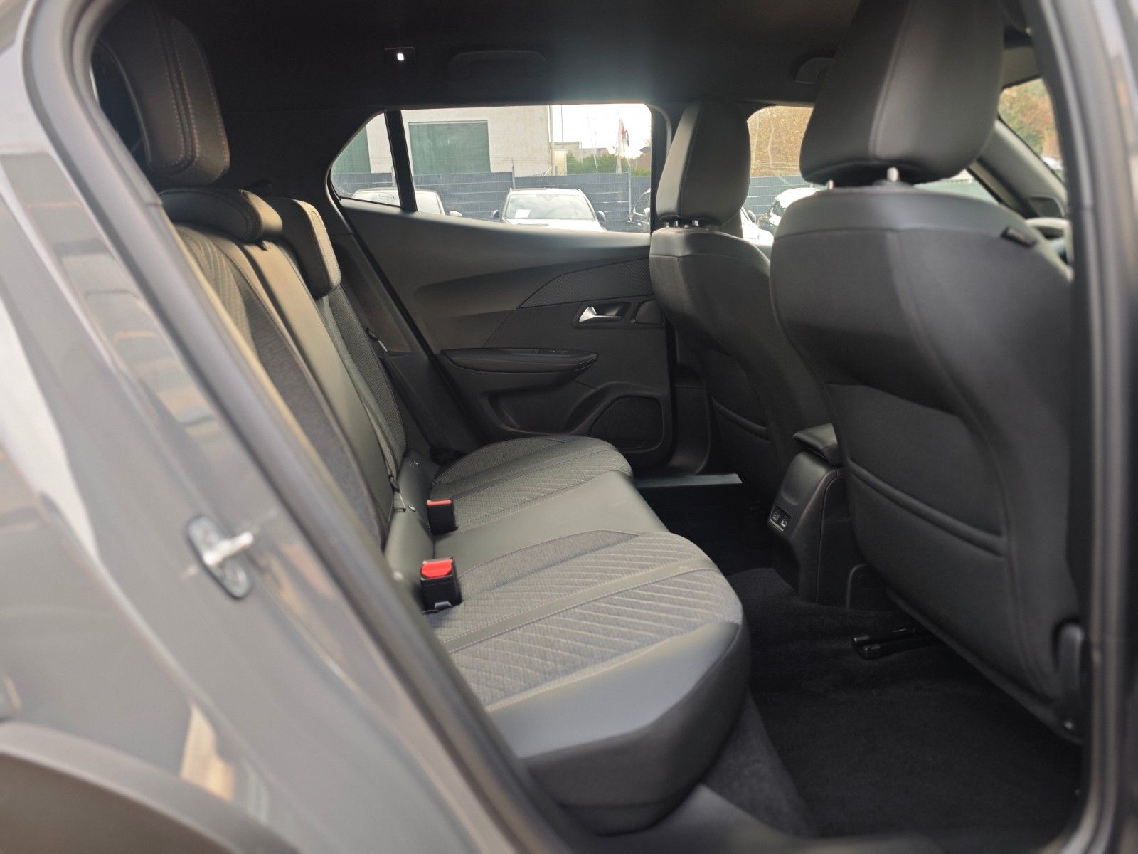 Fahrzeugabbildung Peugeot 2008 ALLURE*VOLL LED*NAVI*360°KAMERA*GARANTIE*