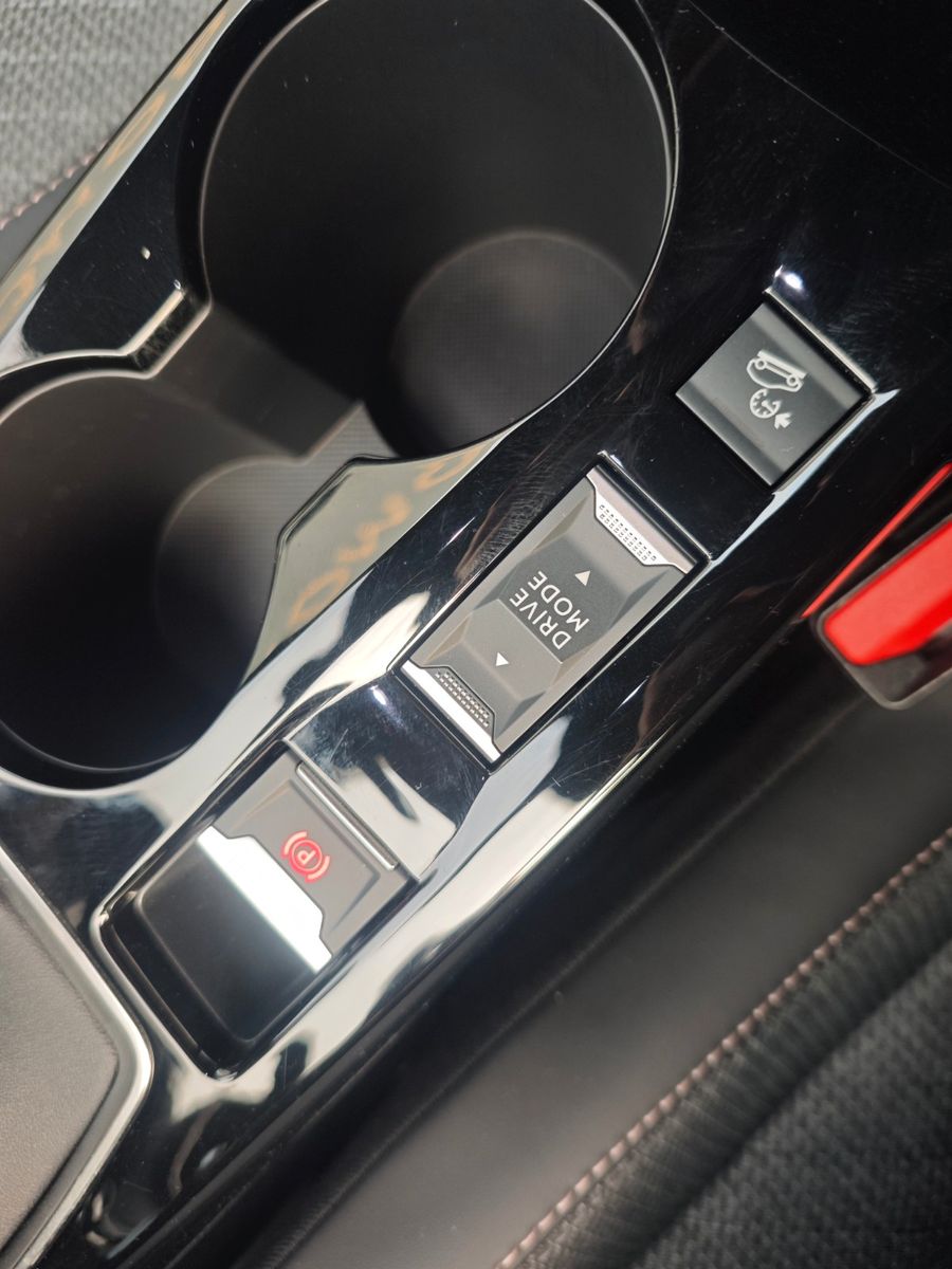 Fahrzeugabbildung Peugeot 2008 ALLURE*VOLL LED*NAVI*360°KAMERA*GARANTIE*