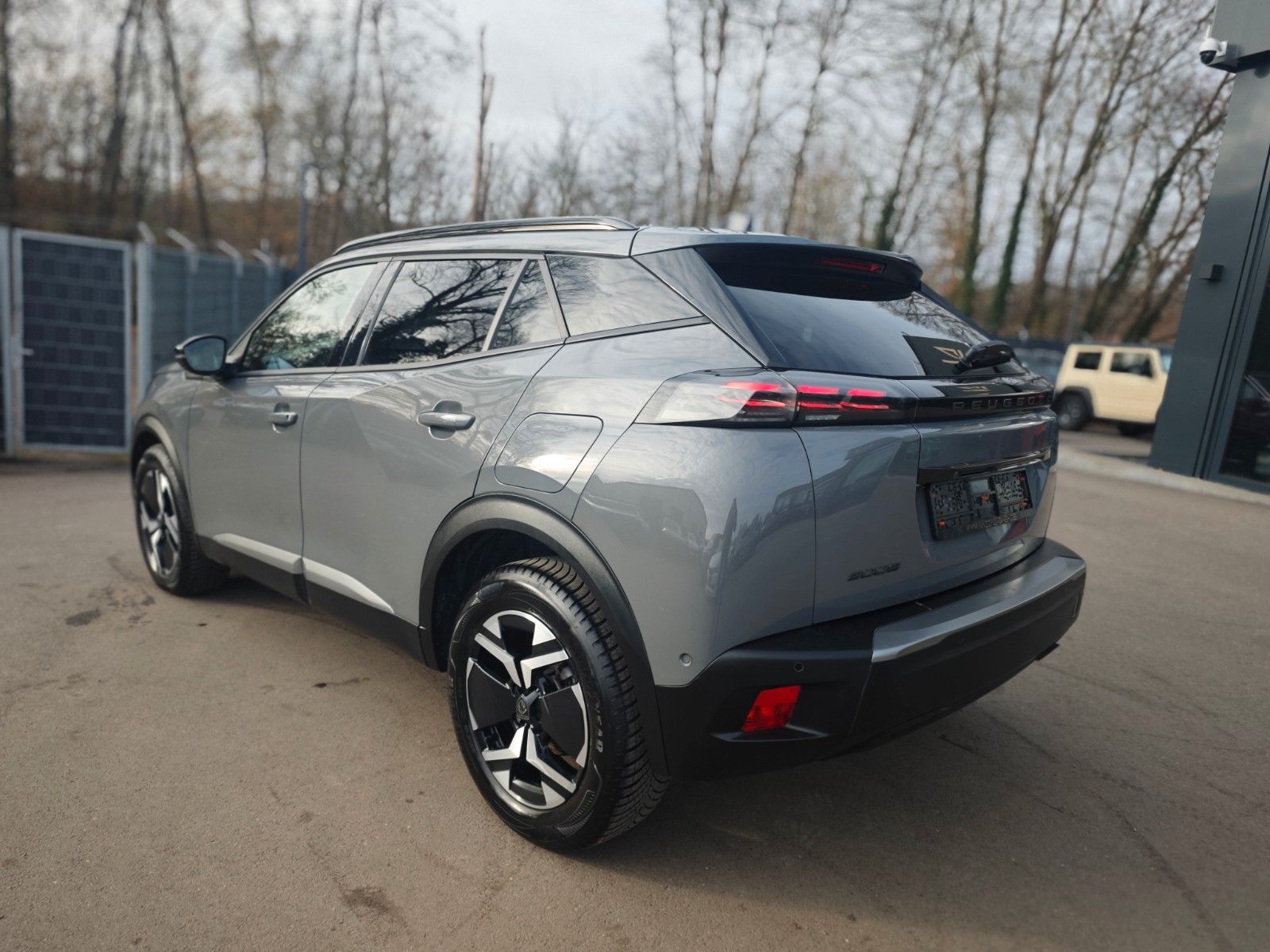 Fahrzeugabbildung Peugeot 2008 ALLURE*VOLL LED*NAVI*360°KAMERA*GARANTIE*