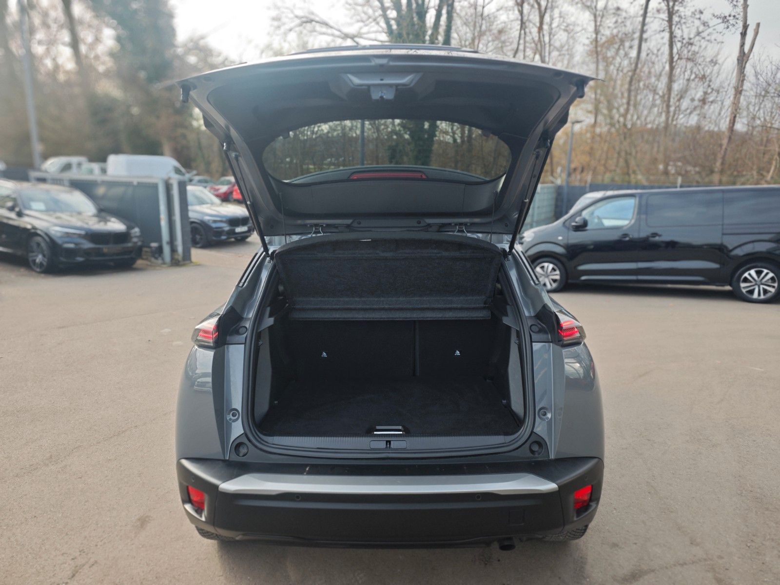 Fahrzeugabbildung Peugeot 2008 ALLURE*VOLL LED*NAVI*360°KAMERA*GARANTIE*