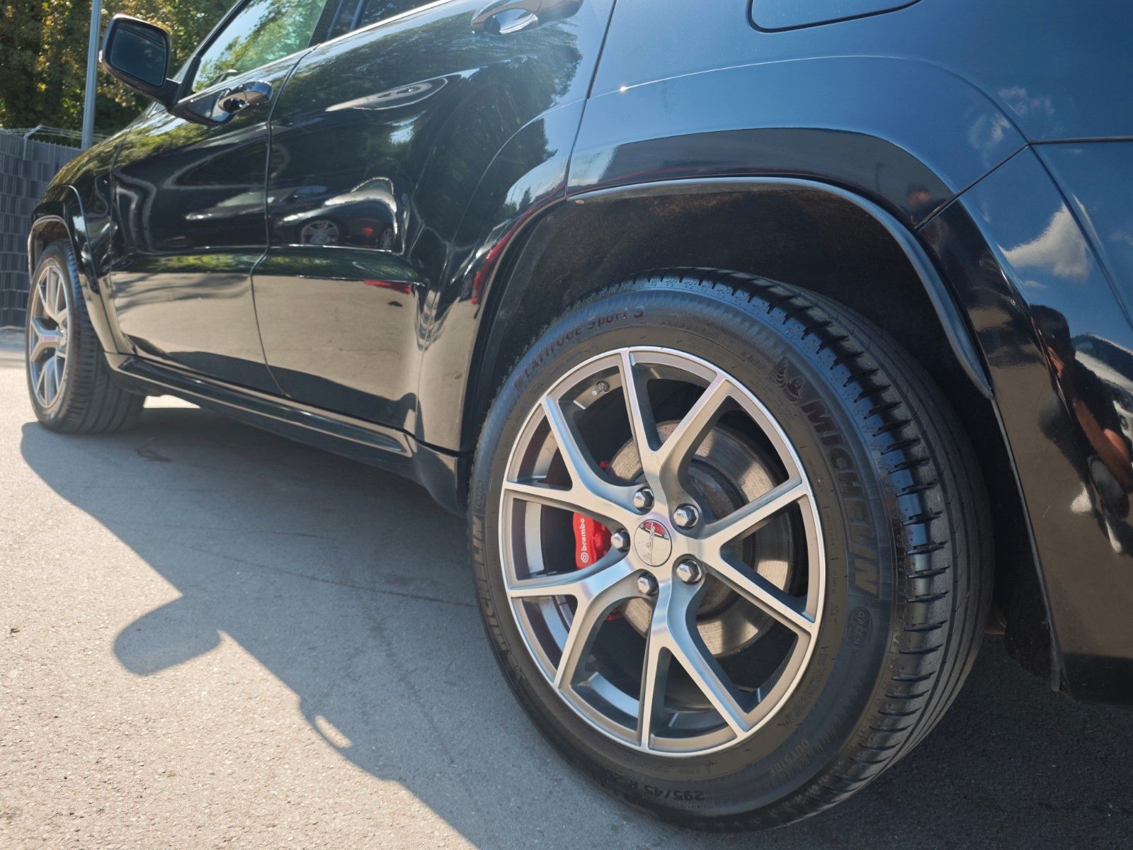 Fahrzeugabbildung Jeep GRAND CHEROKEE SRT HEMI*EU MODELL*TV-FOND-ENTER*