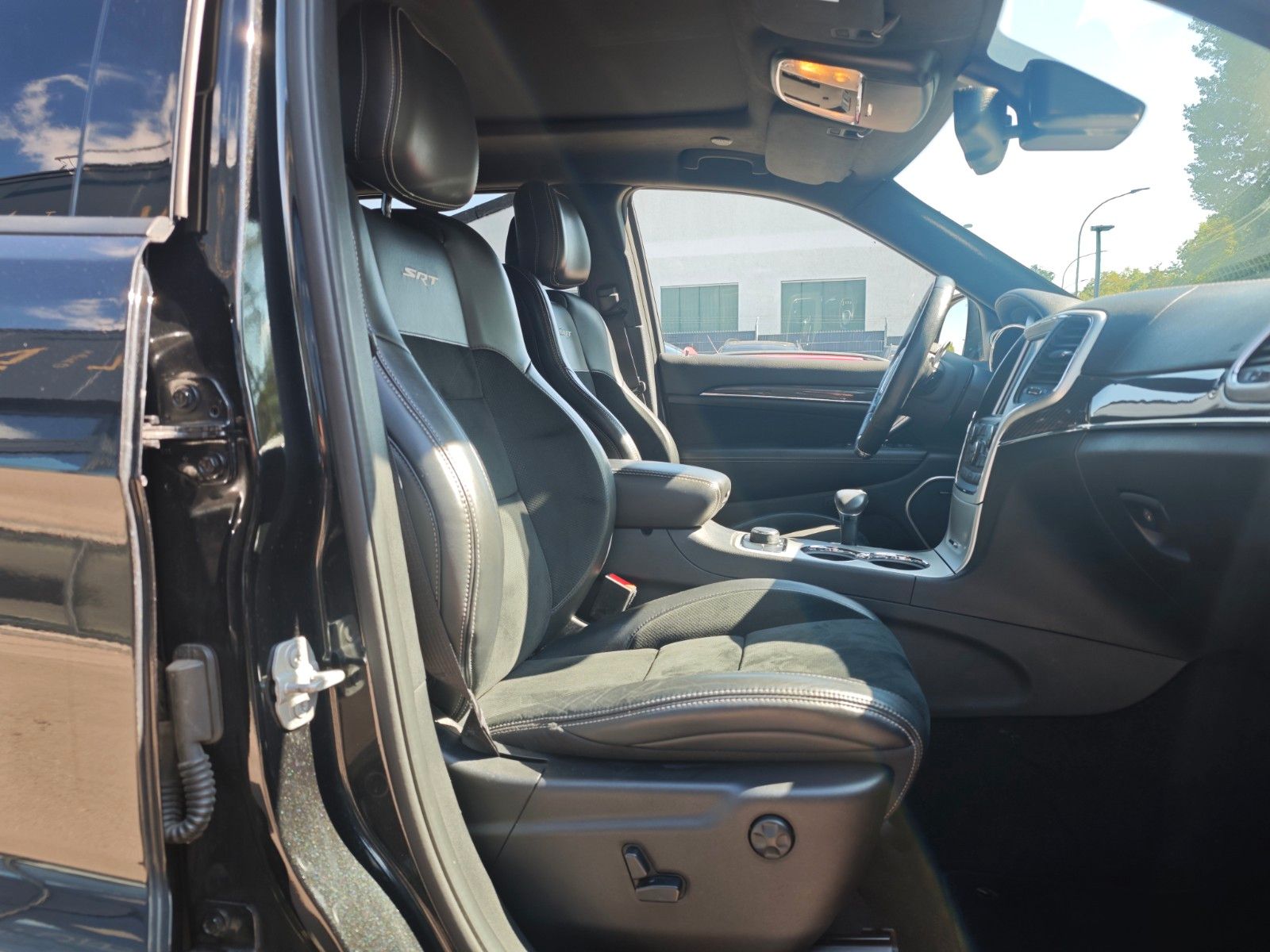 Fahrzeugabbildung Jeep GRAND CHEROKEE SRT HEMI*EU MODELL*TV-FOND-ENTER*