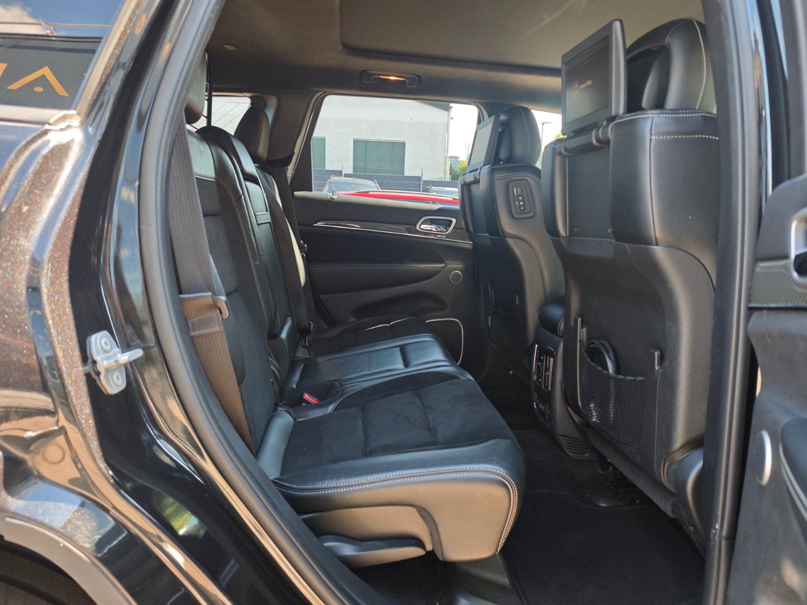 Fahrzeugabbildung Jeep GRAND CHEROKEE SRT HEMI*EU MODELL*TV-FOND-ENTER*