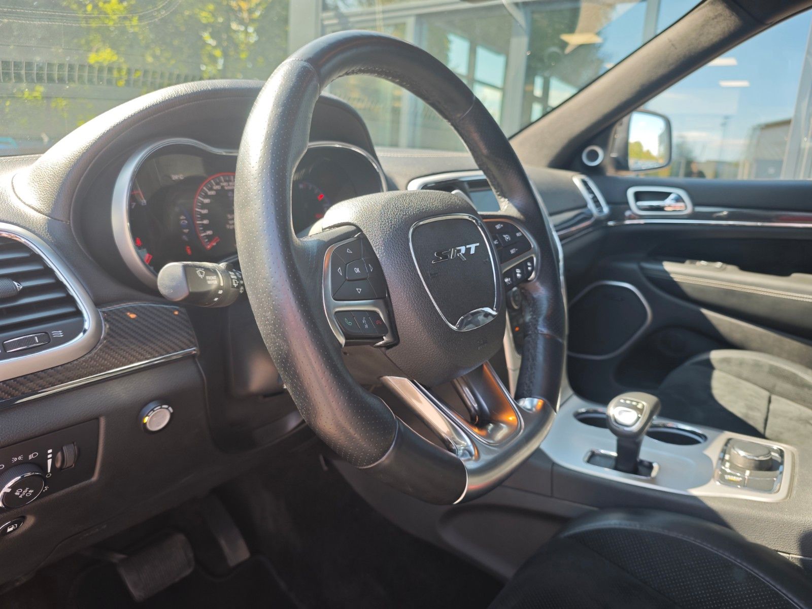 Fahrzeugabbildung Jeep GRAND CHEROKEE SRT HEMI*EU MODELL*TV-FOND-ENTER*