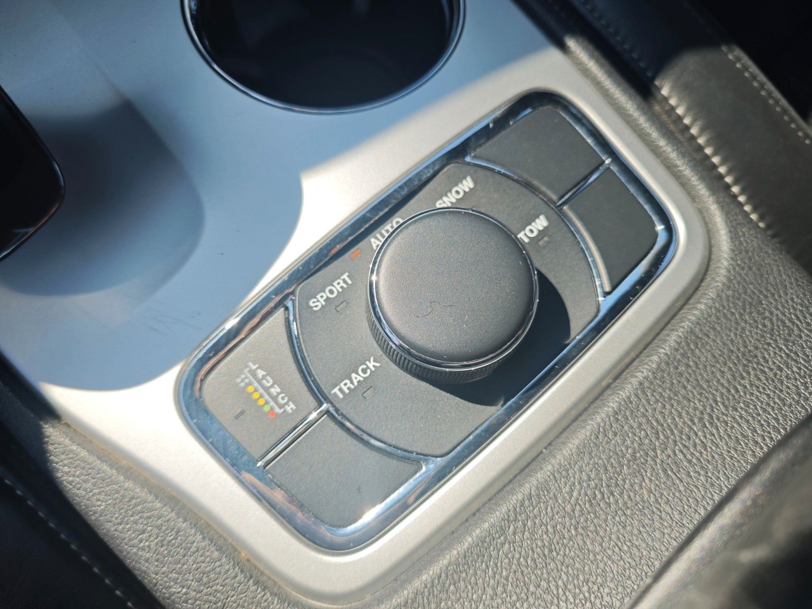 Fahrzeugabbildung Jeep GRAND CHEROKEE SRT HEMI*EU MODELL*TV-FOND-ENTER*