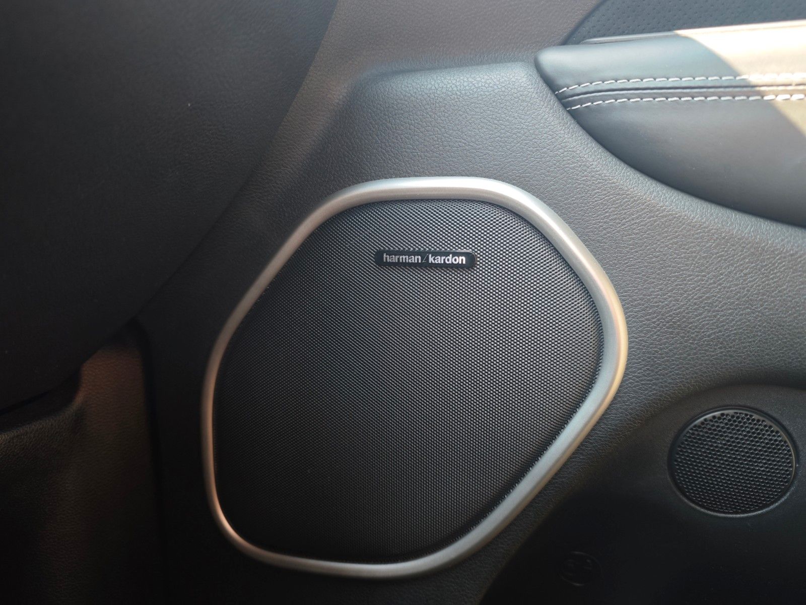 Fahrzeugabbildung Jeep GRAND CHEROKEE SRT HEMI*EU MODELL*TV-FOND-ENTER*