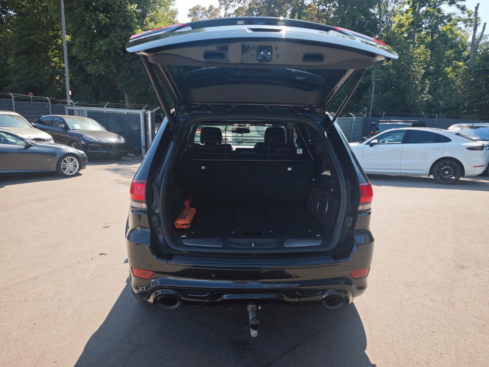 Fahrzeugabbildung Jeep GRAND CHEROKEE SRT HEMI*EU MODELL*TV-FOND-ENTER*