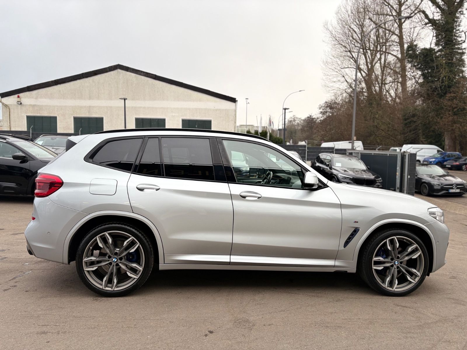 Fahrzeugabbildung BMW X3 M40i SHADOW LINE*LED*NAVI*LEDER*PANORAMA*