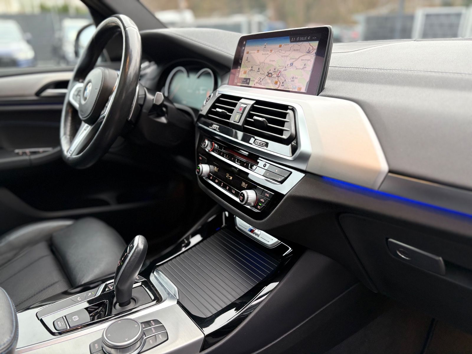 Fahrzeugabbildung BMW X3 M40i SHADOW LINE*LED*NAVI*LEDER*PANORAMA*