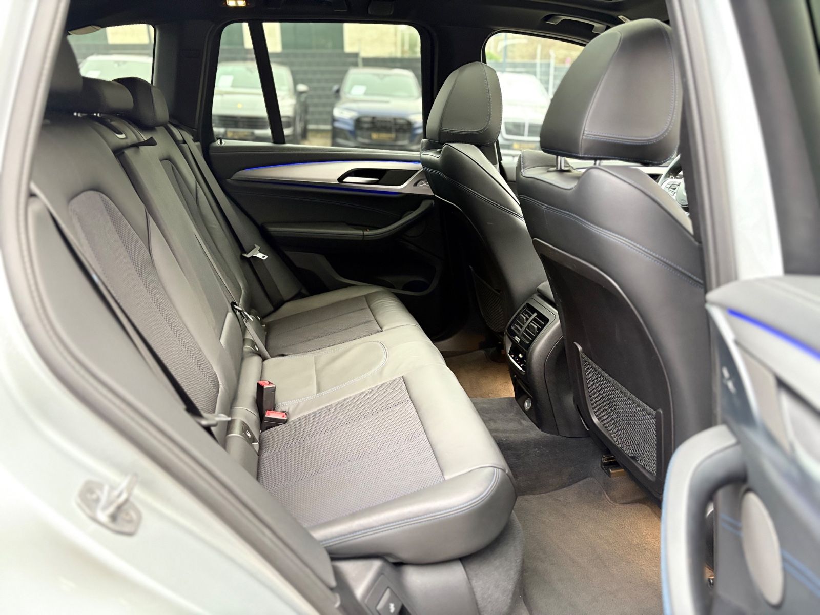 Fahrzeugabbildung BMW X3 M40i SHADOW LINE*LED*NAVI*LEDER*PANORAMA*