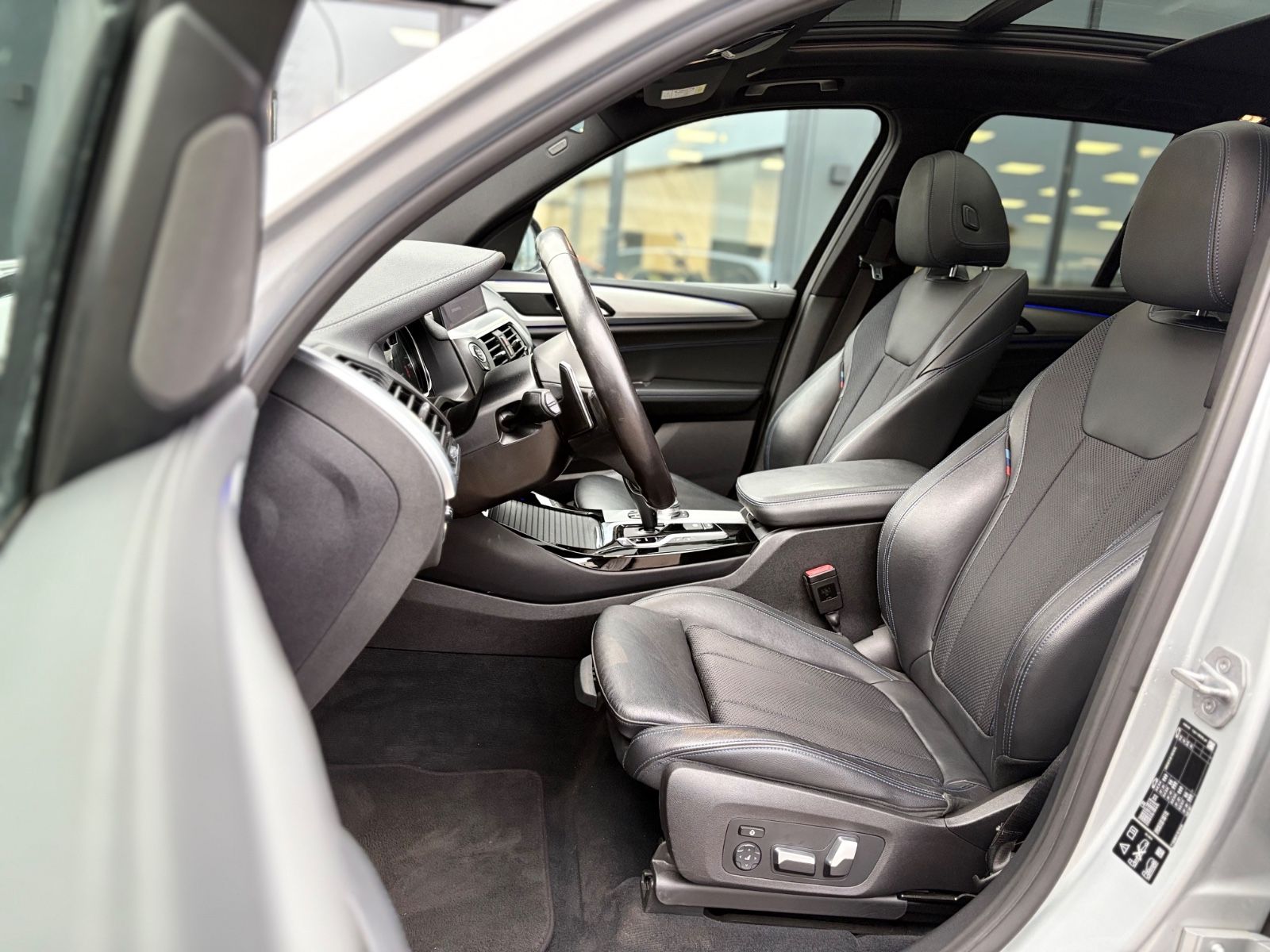 Fahrzeugabbildung BMW X3 M40i SHADOW LINE*LED*NAVI*LEDER*PANORAMA*