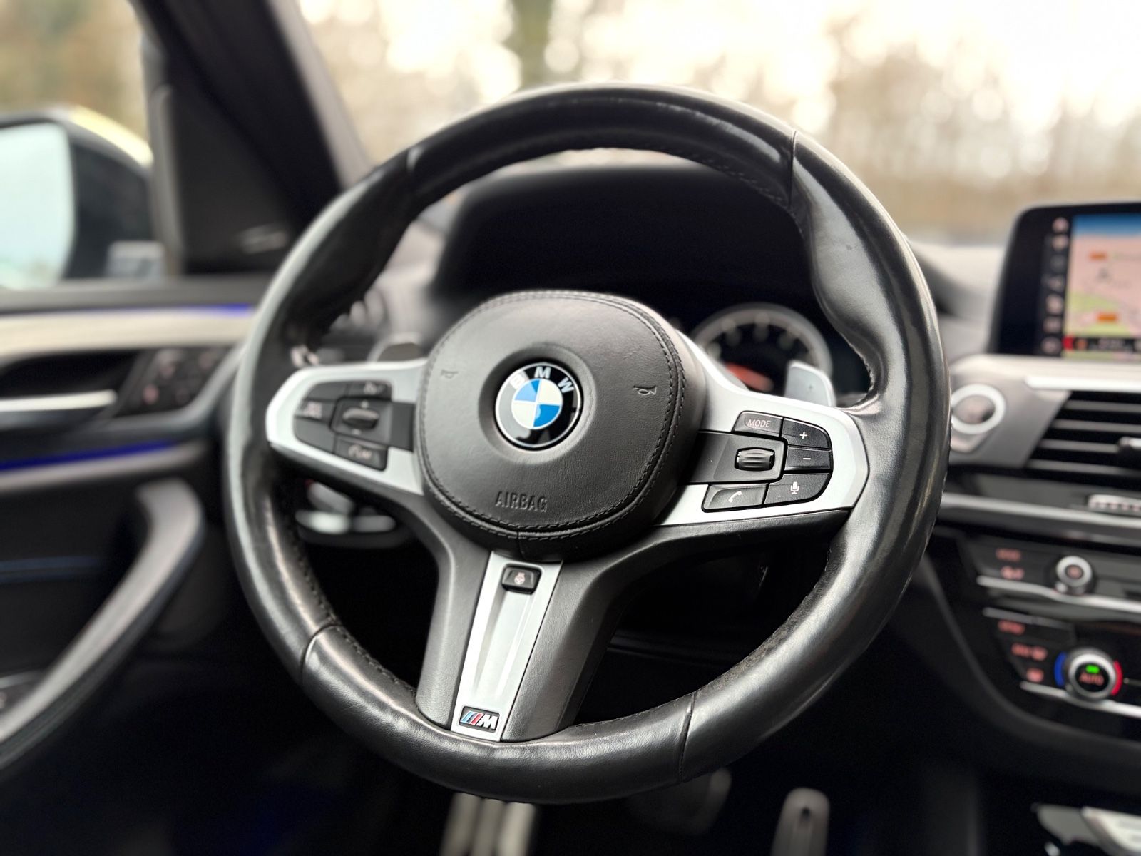 Fahrzeugabbildung BMW X3 M40i SHADOW LINE*LED*NAVI*LEDER*PANORAMA*