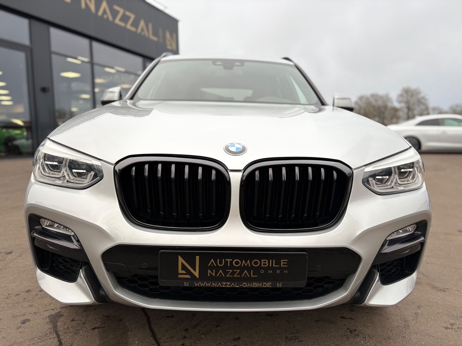 Fahrzeugabbildung BMW X3 M40i SHADOW LINE*LED*NAVI*LEDER*PANORAMA*