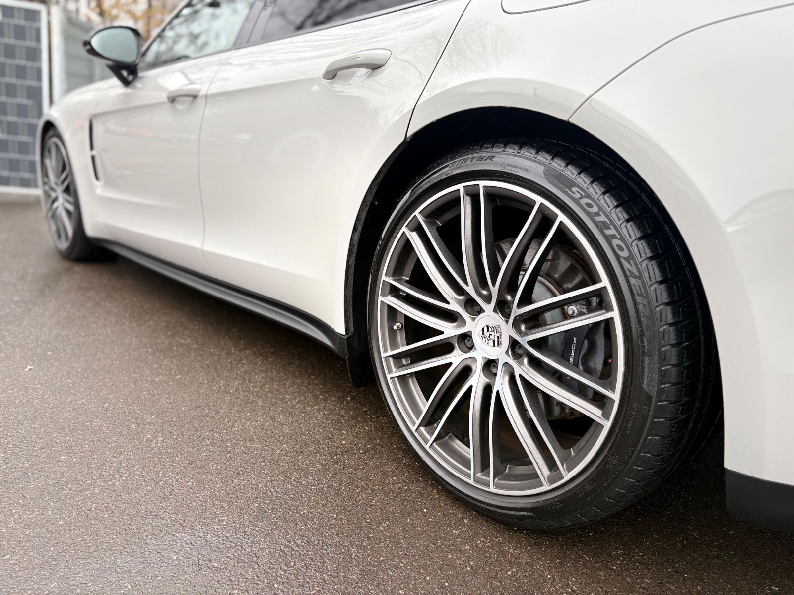 Fahrzeugabbildung Porsche PANAMERA 4 E-HYBRID*LIM*CHRONO*PANORAMA*KREIDE*