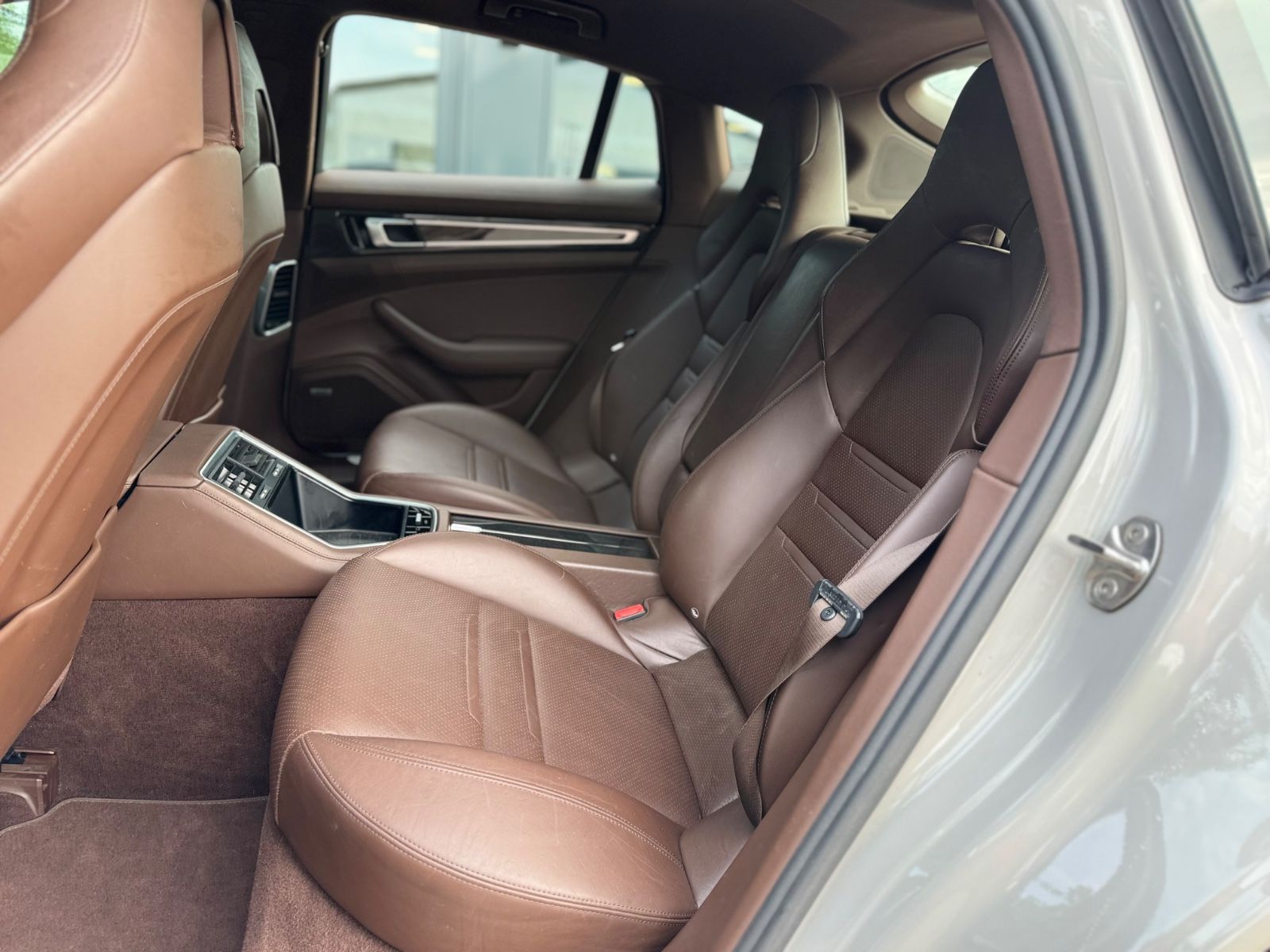 Fahrzeugabbildung Porsche PANAMERA 4 E-HYBRID*LIM*CHRONO*PANORAMA*KREIDE*