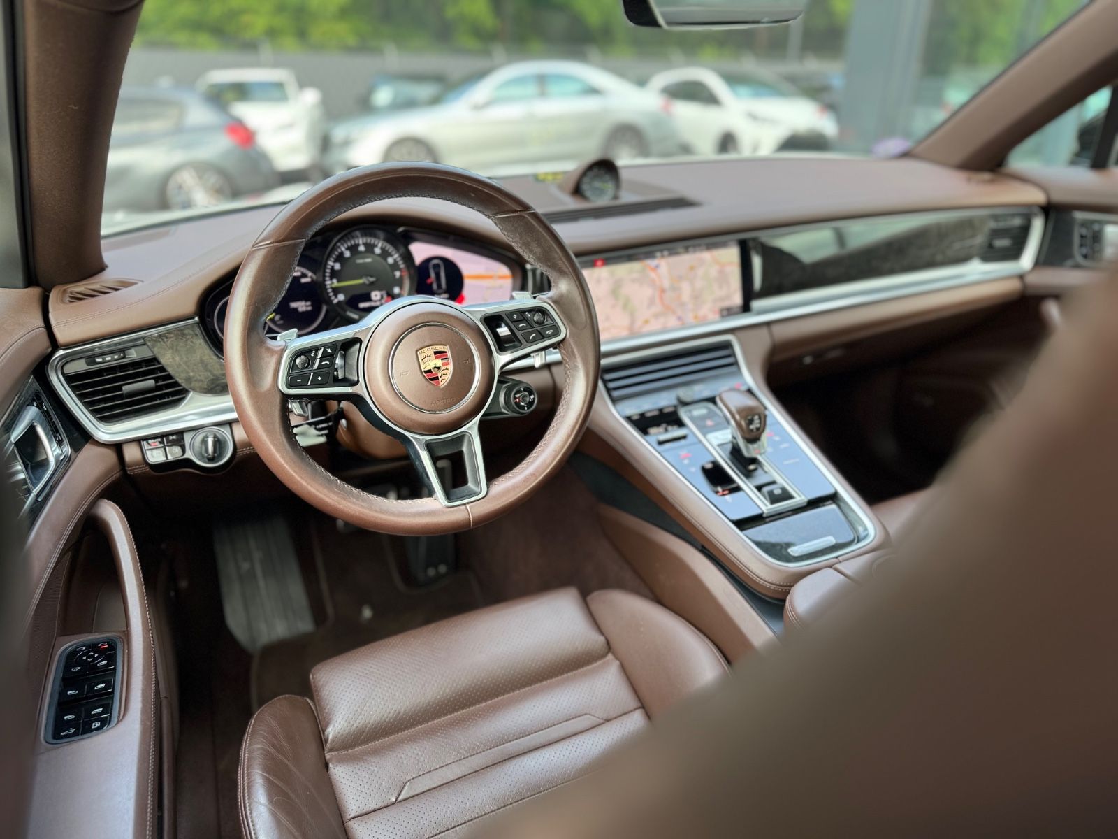 Fahrzeugabbildung Porsche PANAMERA 4 E-HYBRID*LIM*CHRONO*PANORAMA*KREIDE*