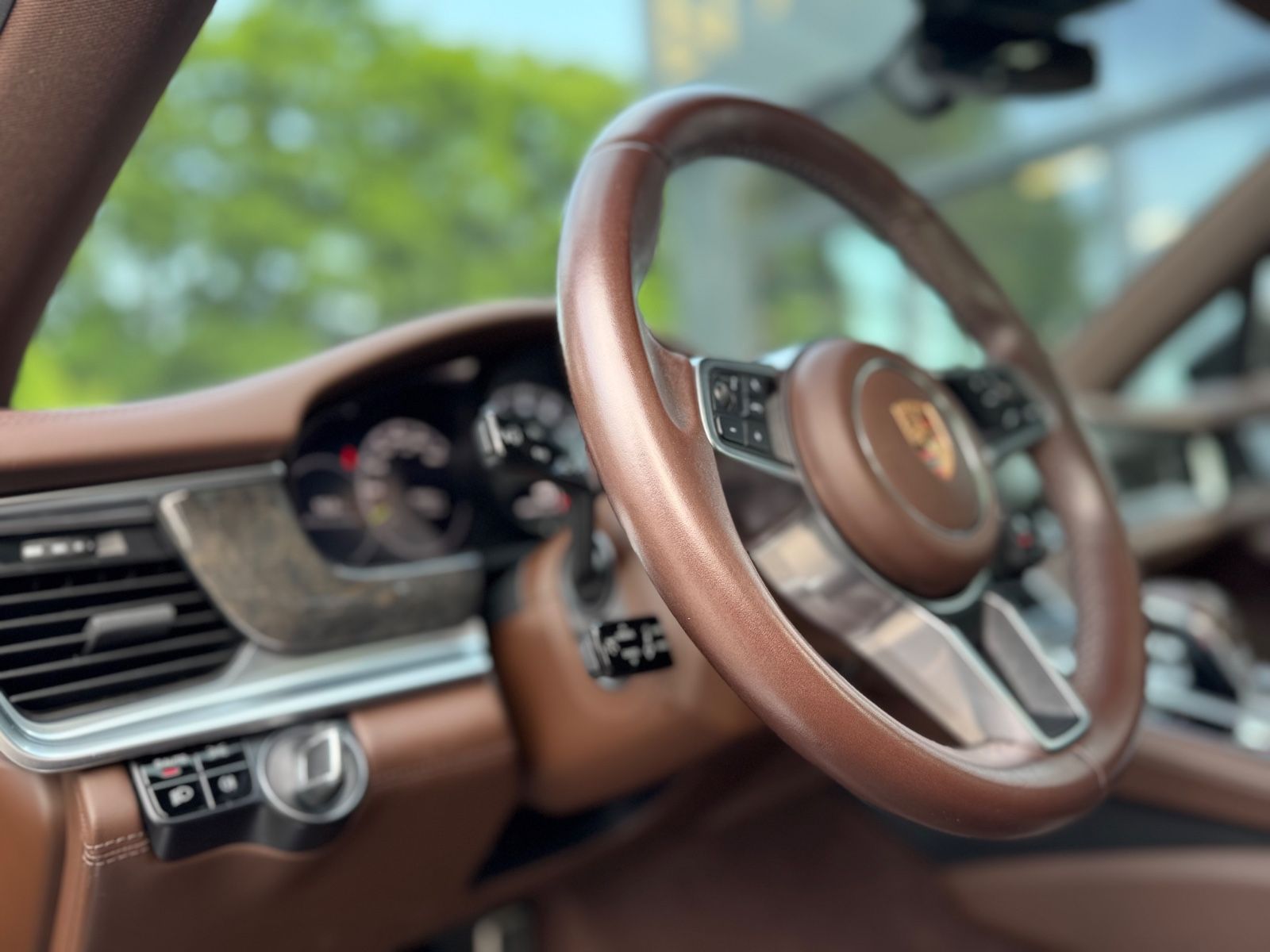 Fahrzeugabbildung Porsche PANAMERA 4 E-HYBRID*LIM*CHRONO*PANORAMA*KREIDE*