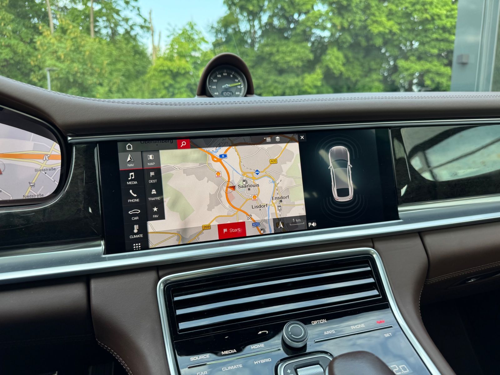 Fahrzeugabbildung Porsche PANAMERA 4 E-HYBRID*LIM*CHRONO*PANORAMA*KREIDE*