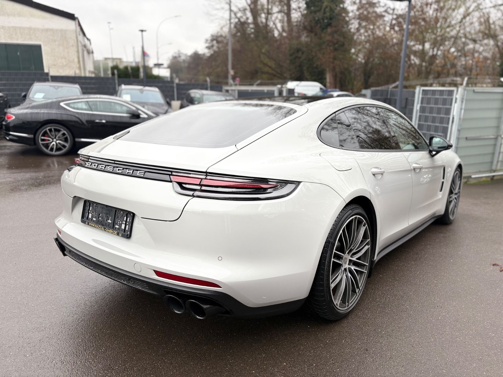 Fahrzeugabbildung Porsche PANAMERA 4 E-HYBRID*LIM*CHRONO*PANORAMA*KREIDE*