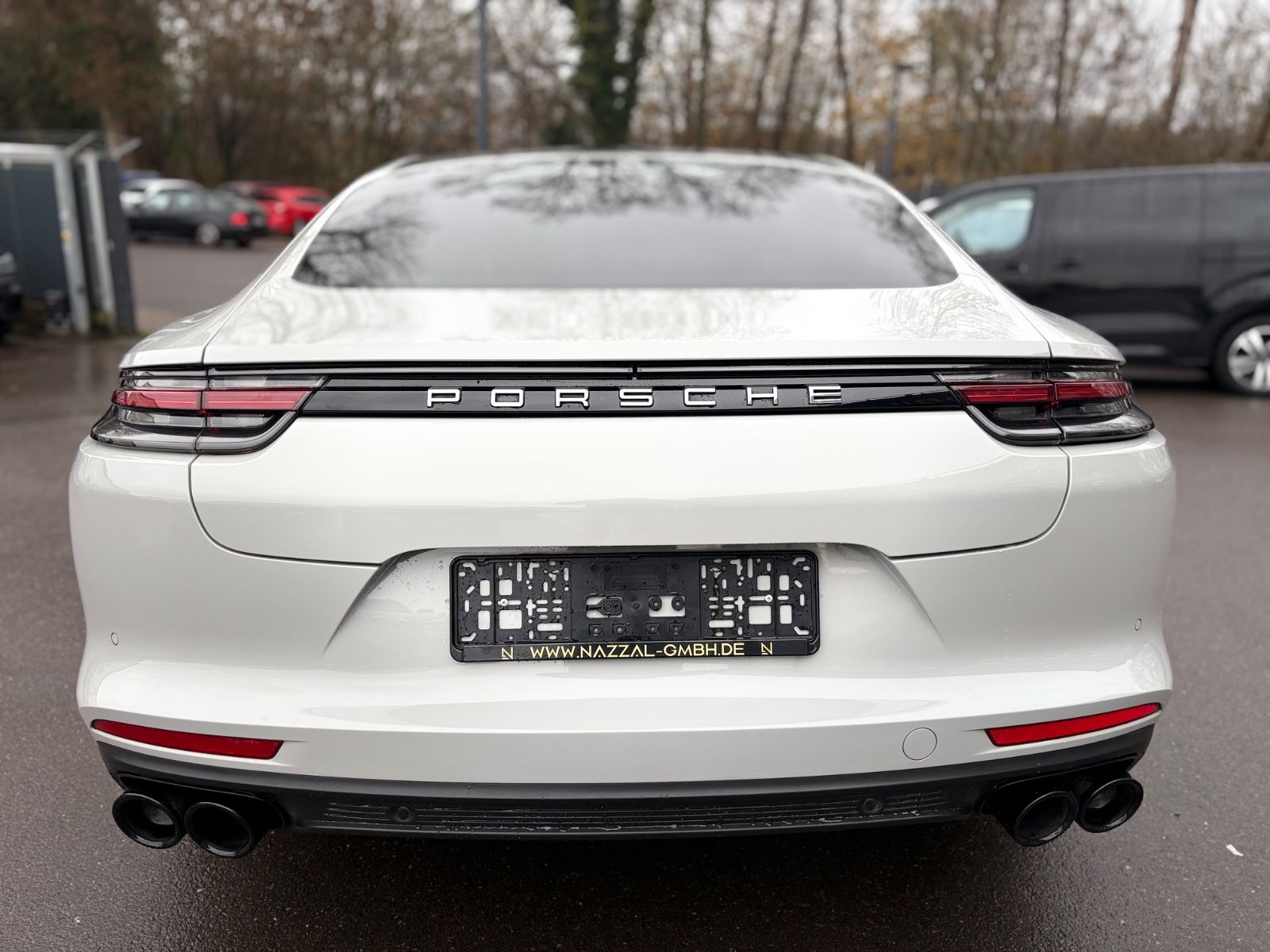 Fahrzeugabbildung Porsche PANAMERA 4 E-HYBRID*LIM*CHRONO*PANORAMA*KREIDE*